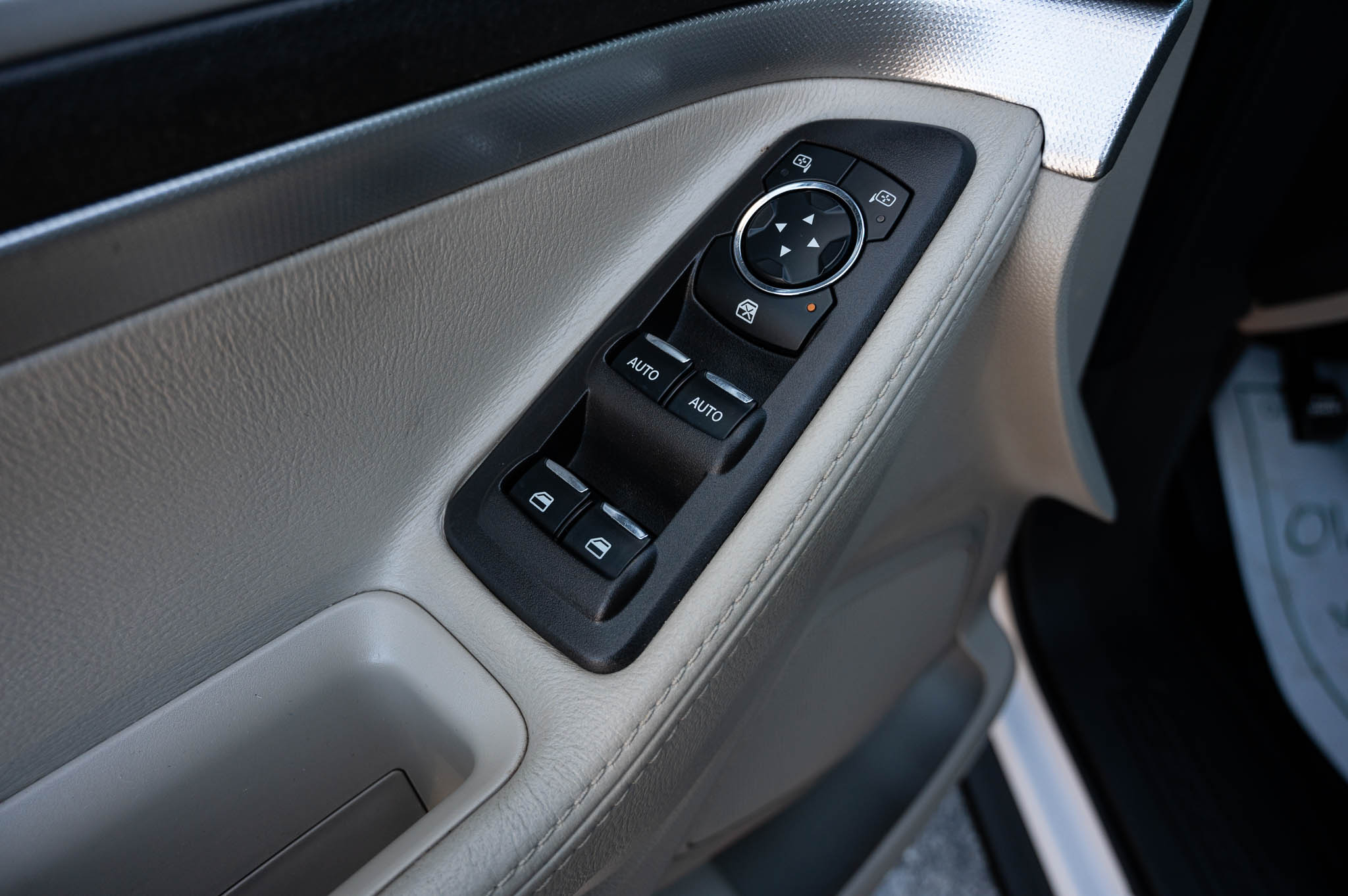 Ford Explorer XLT 4WD 2012