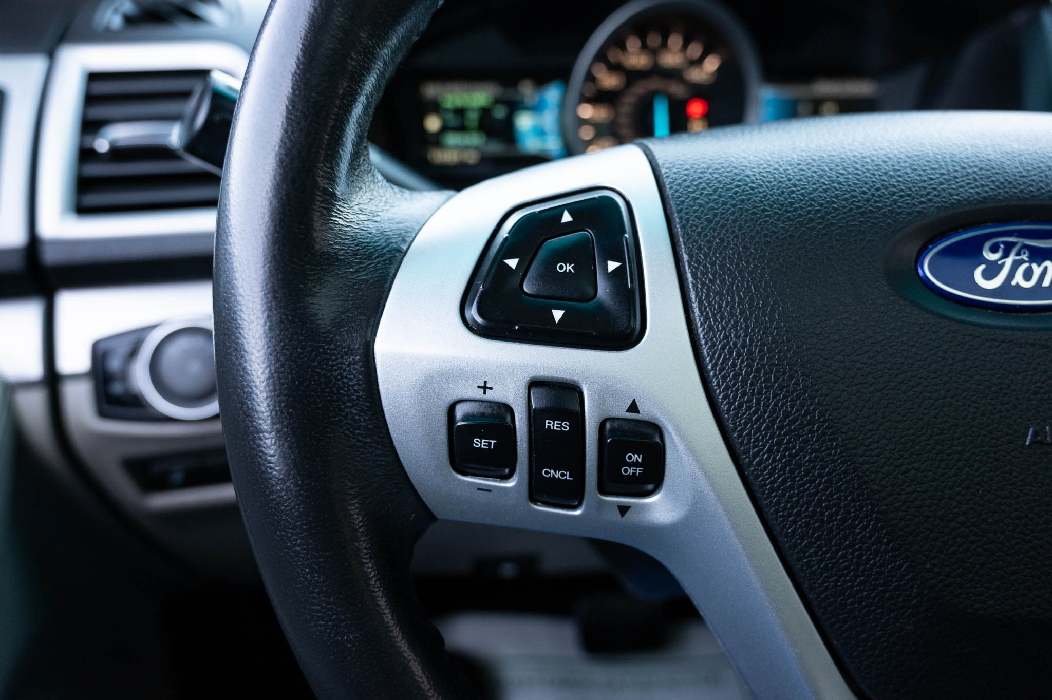 Ford Explorer XLT 4WD 2012