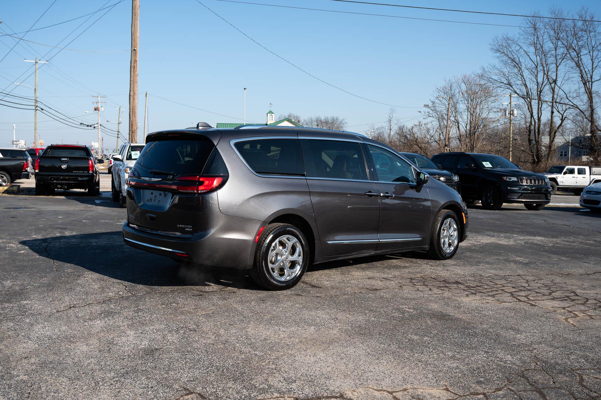 Chrysler Pacifica Limited AWD 2021