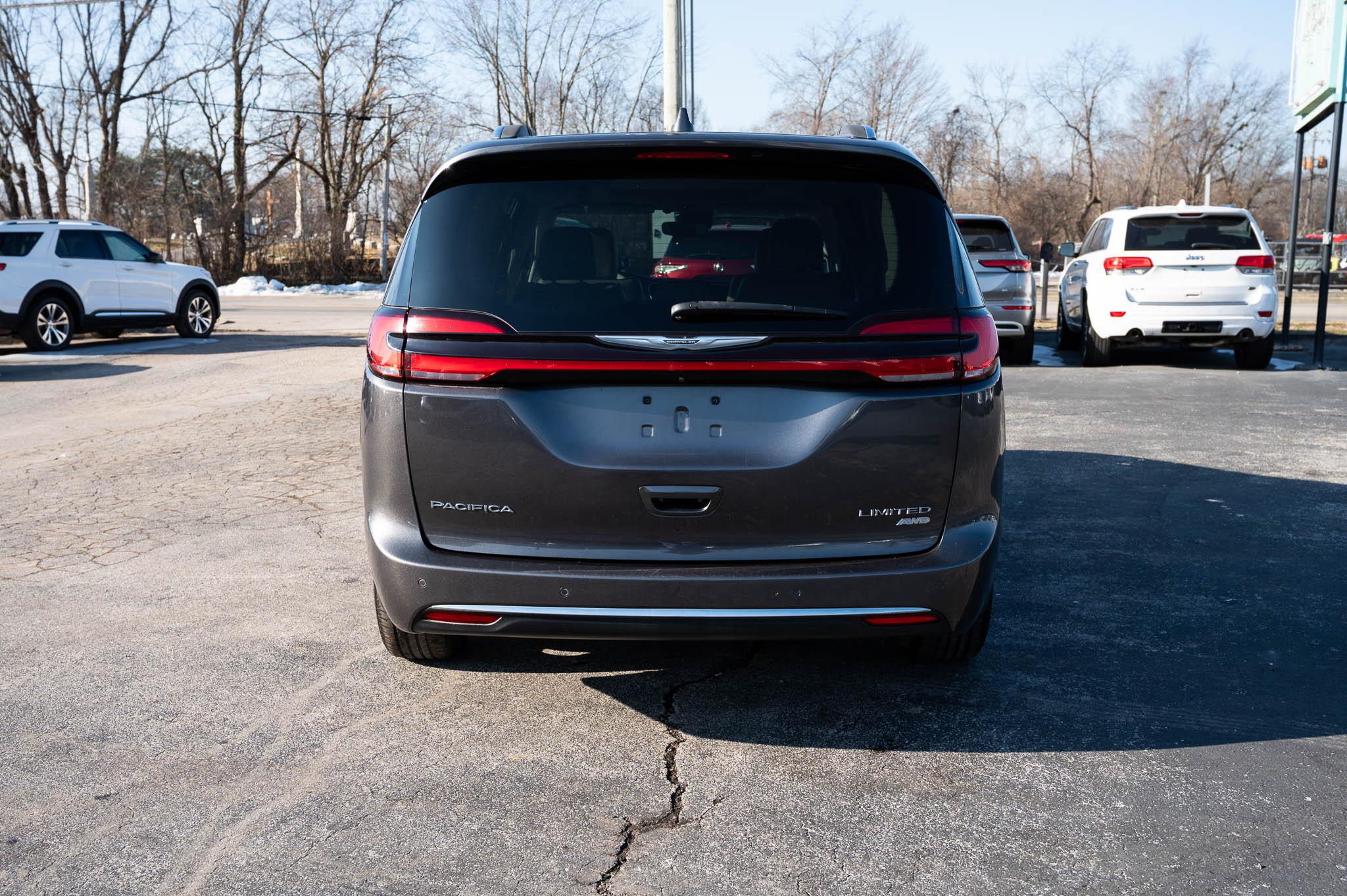 Chrysler Pacifica Limited AWD 2021
