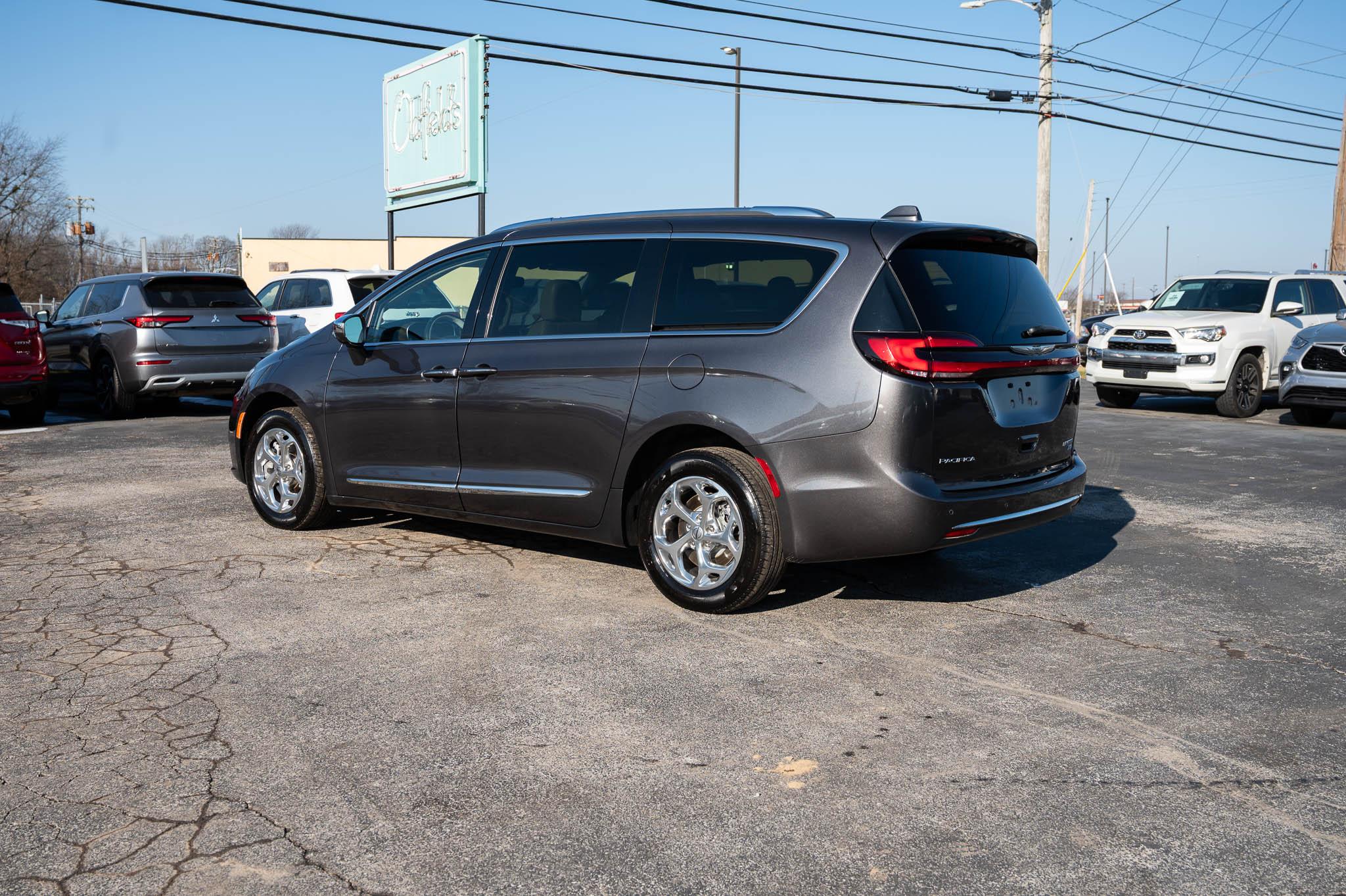 Chrysler Pacifica Limited AWD 2021