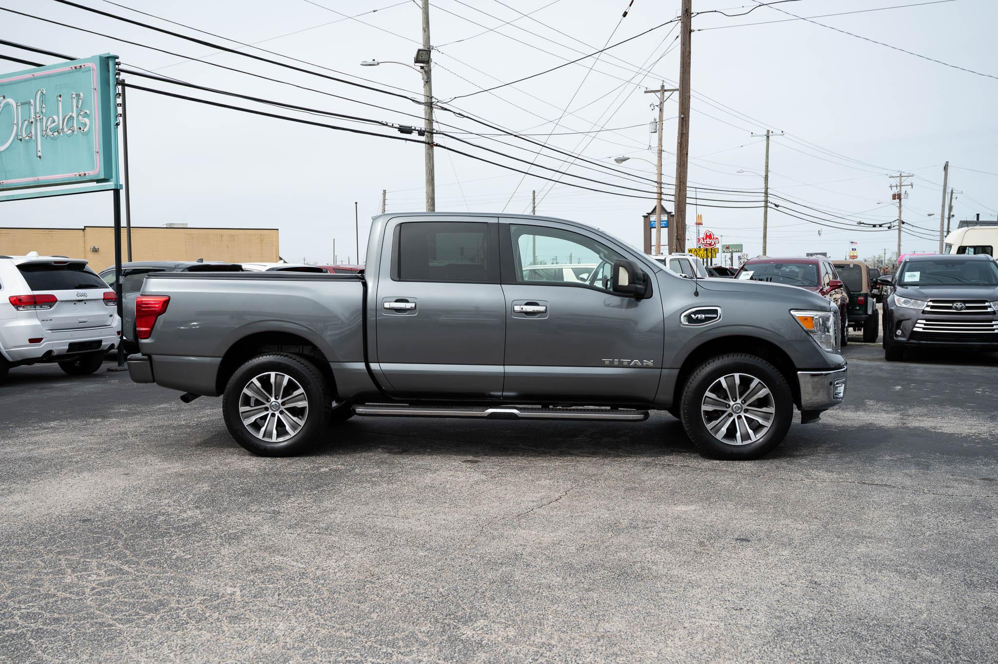Nissan Titan SL Crew Cab 4WD 2017
