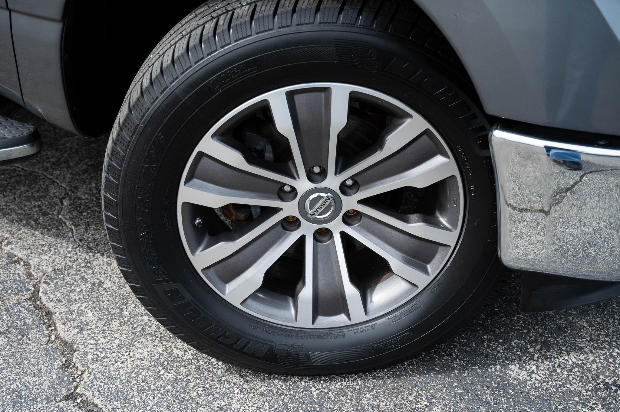 Nissan Titan SL Crew Cab 4WD 2017