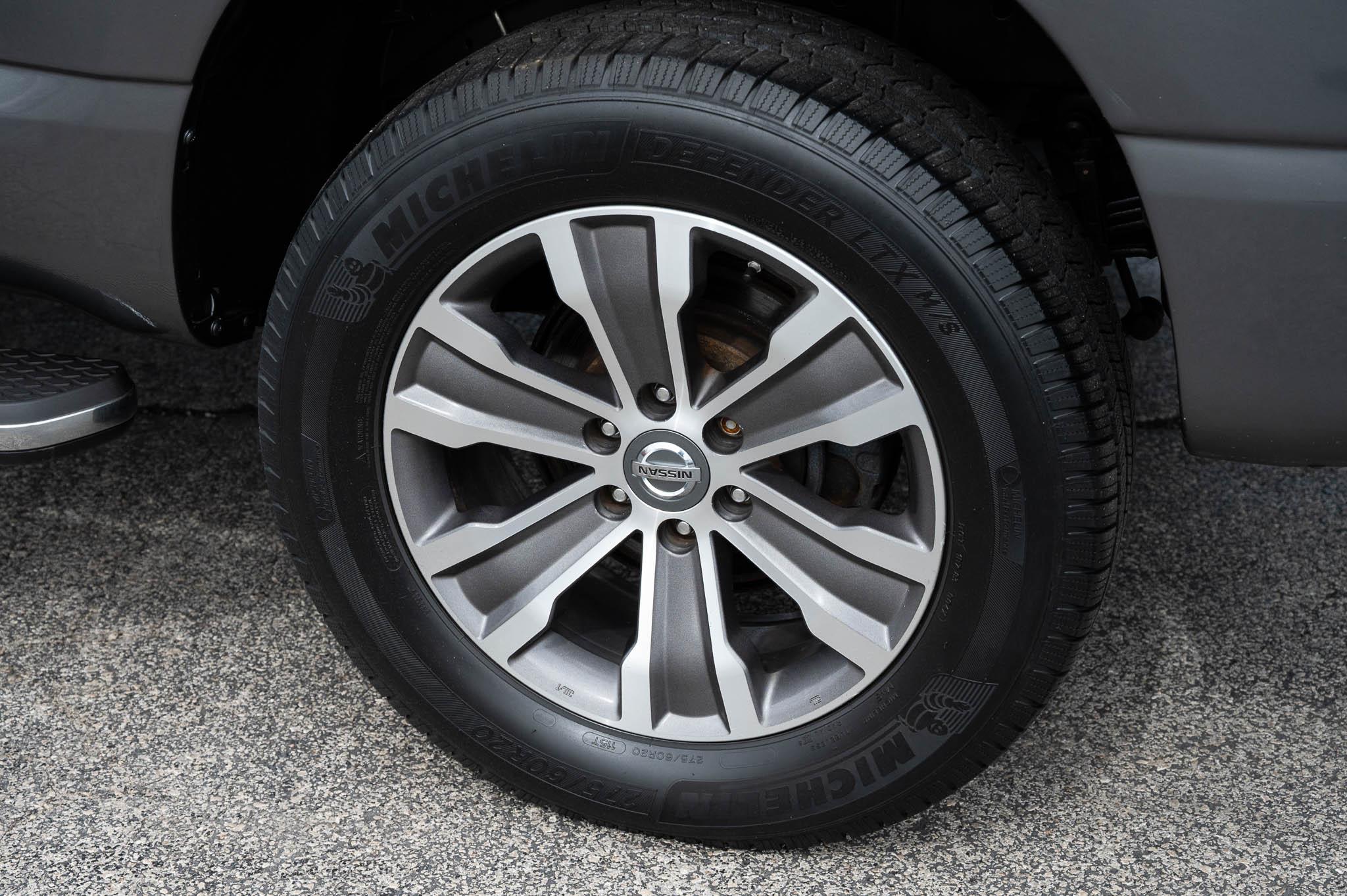 Nissan Titan SL Crew Cab 4WD 2017