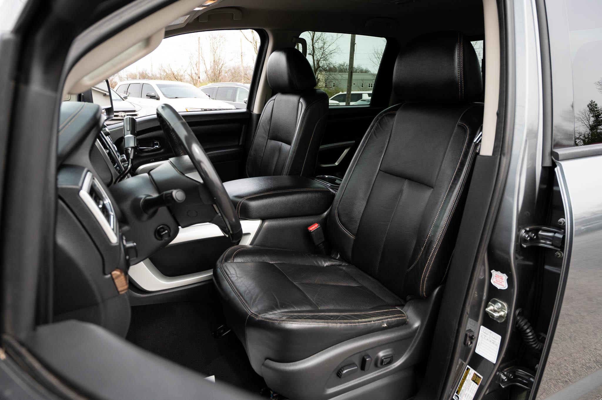 Nissan Titan SL Crew Cab 4WD 2017