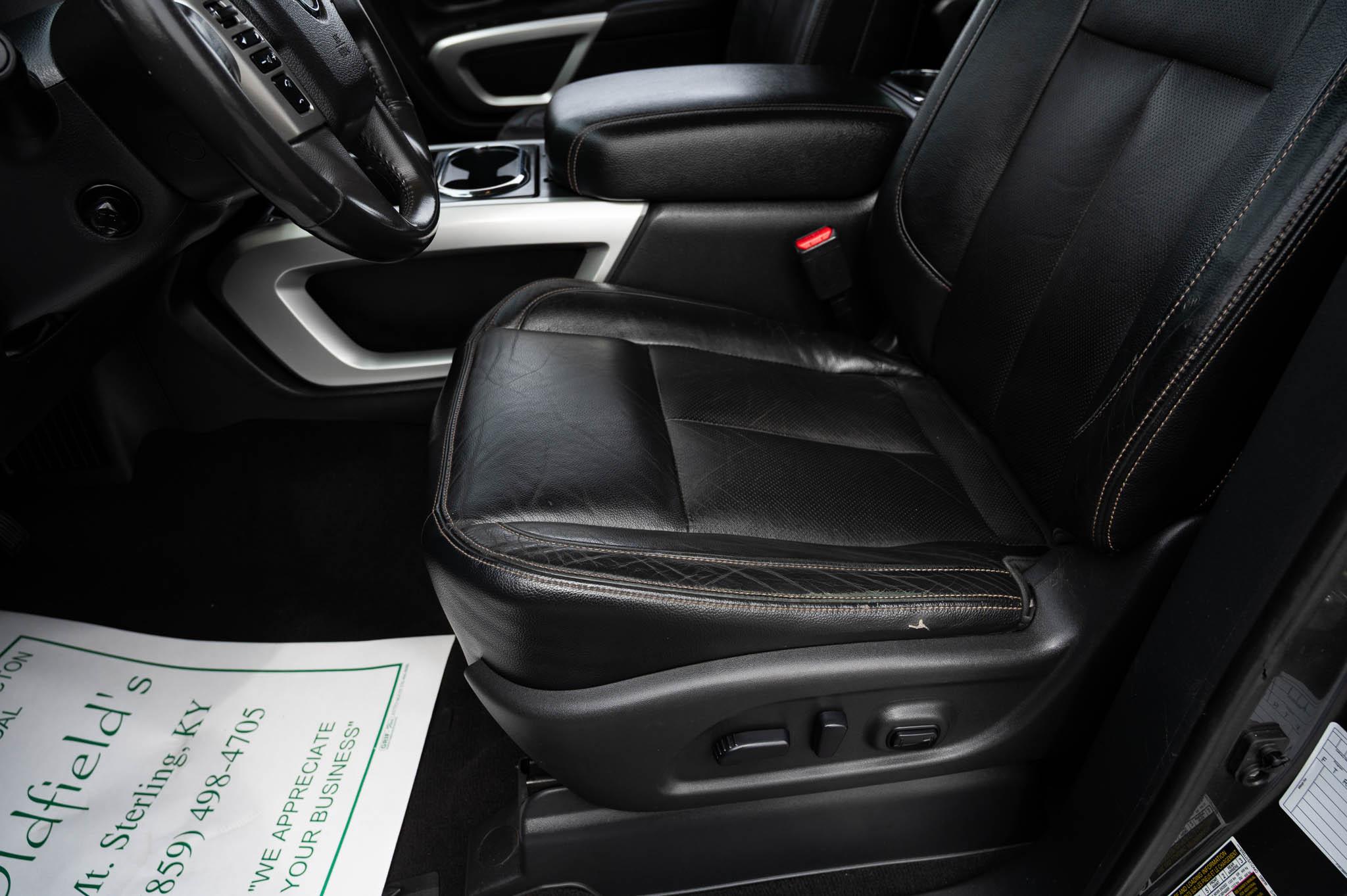 Nissan Titan SL Crew Cab 4WD 2017