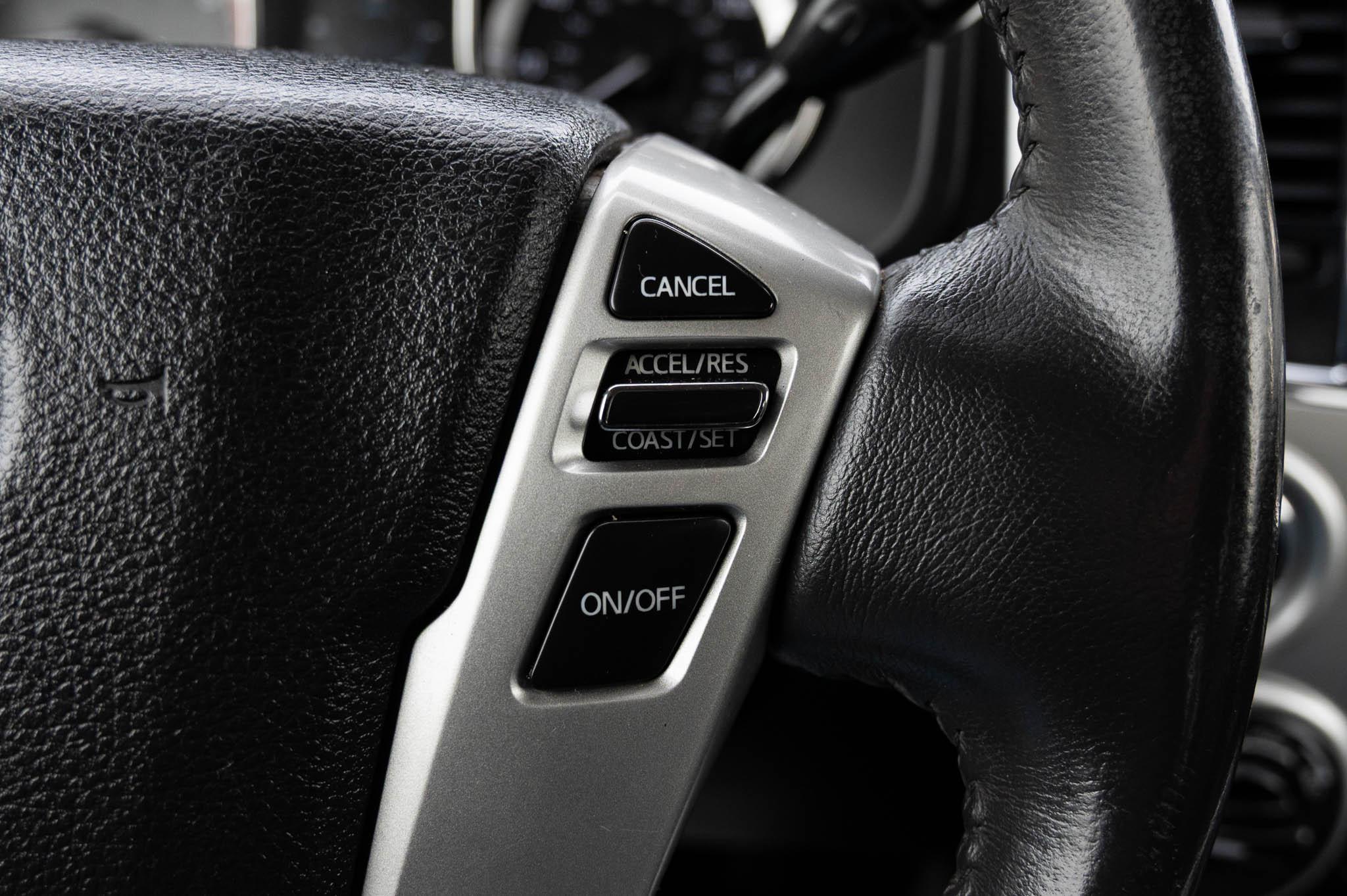 Nissan Titan SL Crew Cab 4WD 2017