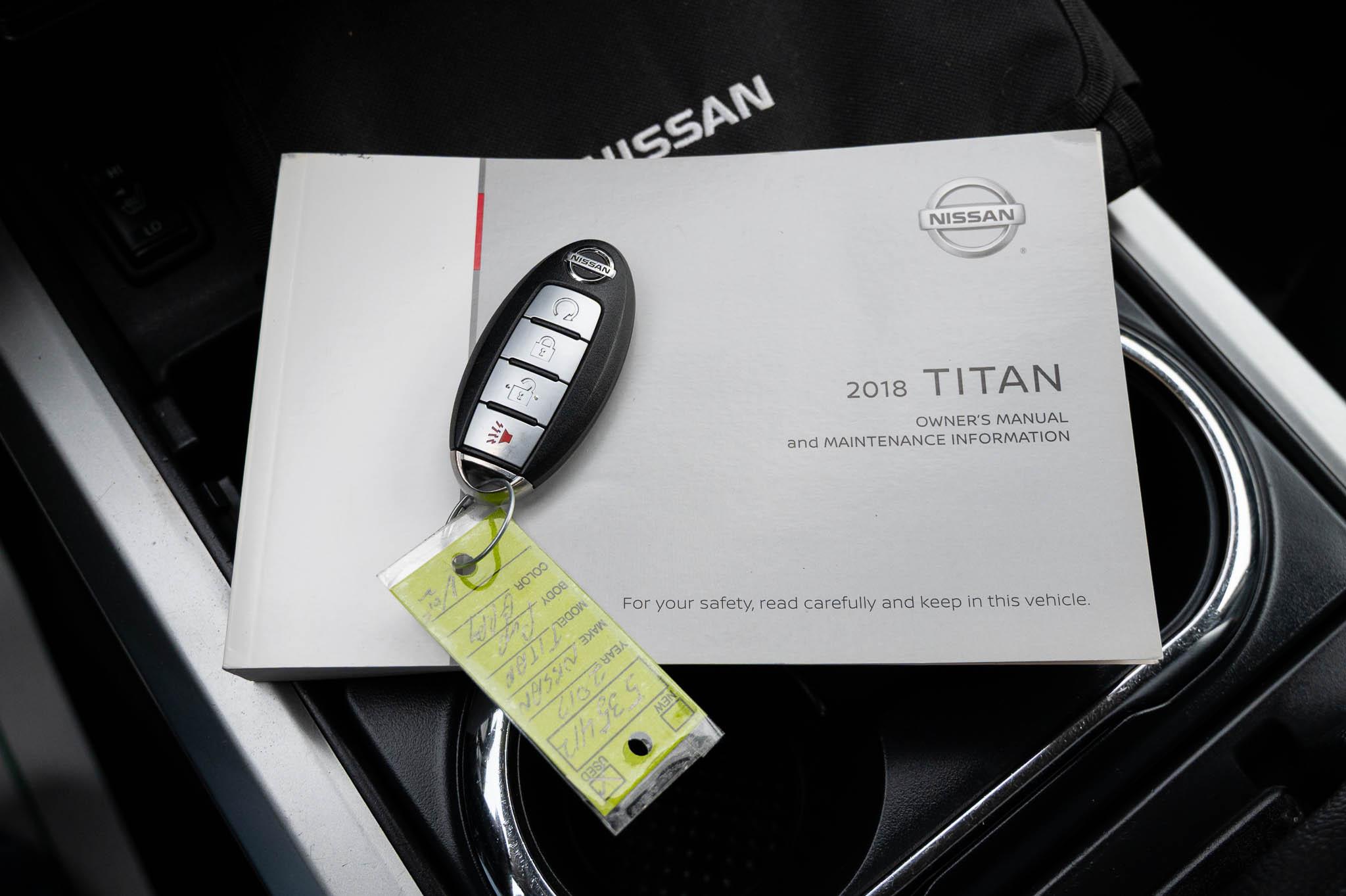 Nissan Titan SL Crew Cab 4WD 2017