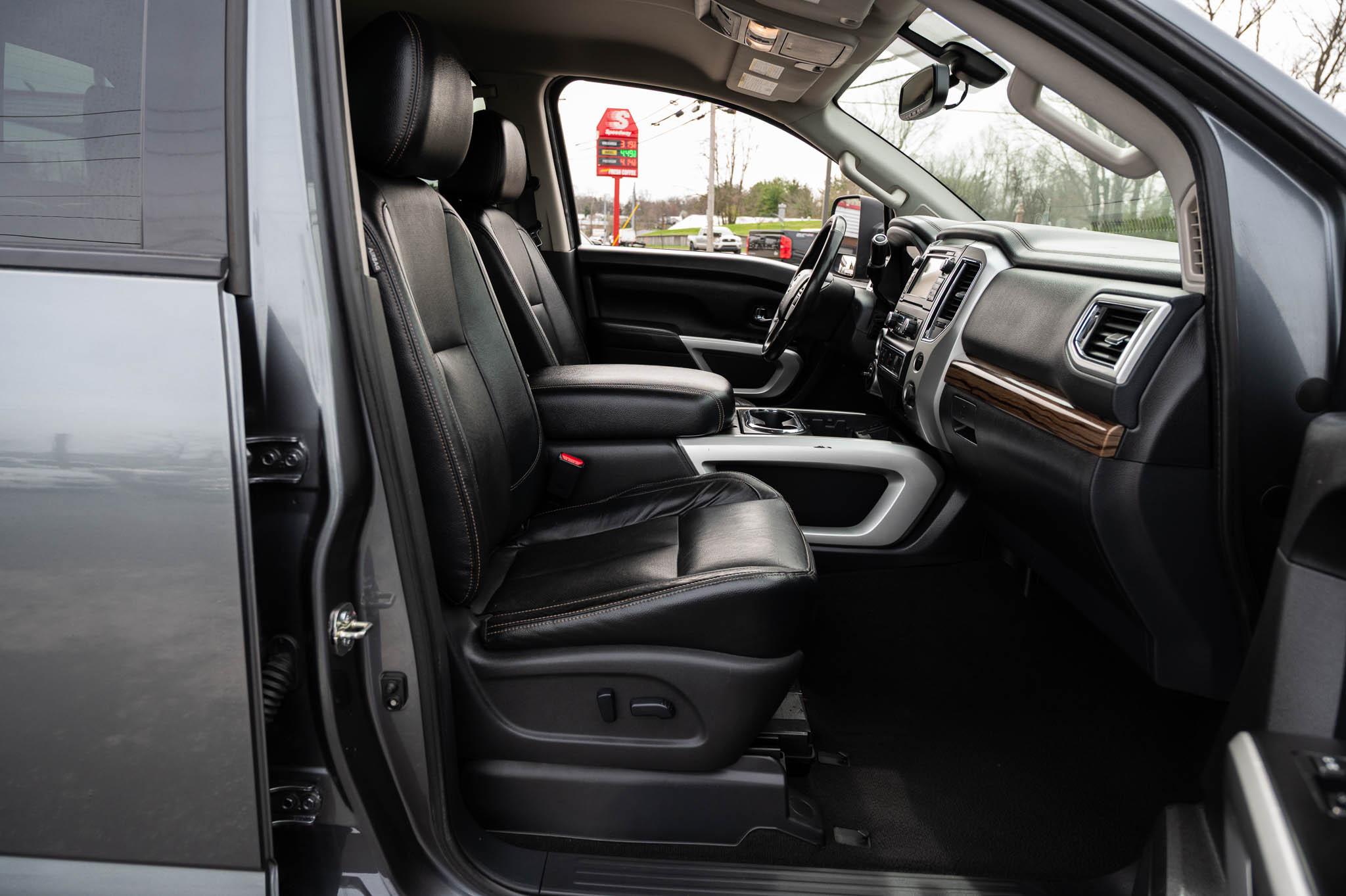 Nissan Titan SL Crew Cab 4WD 2017