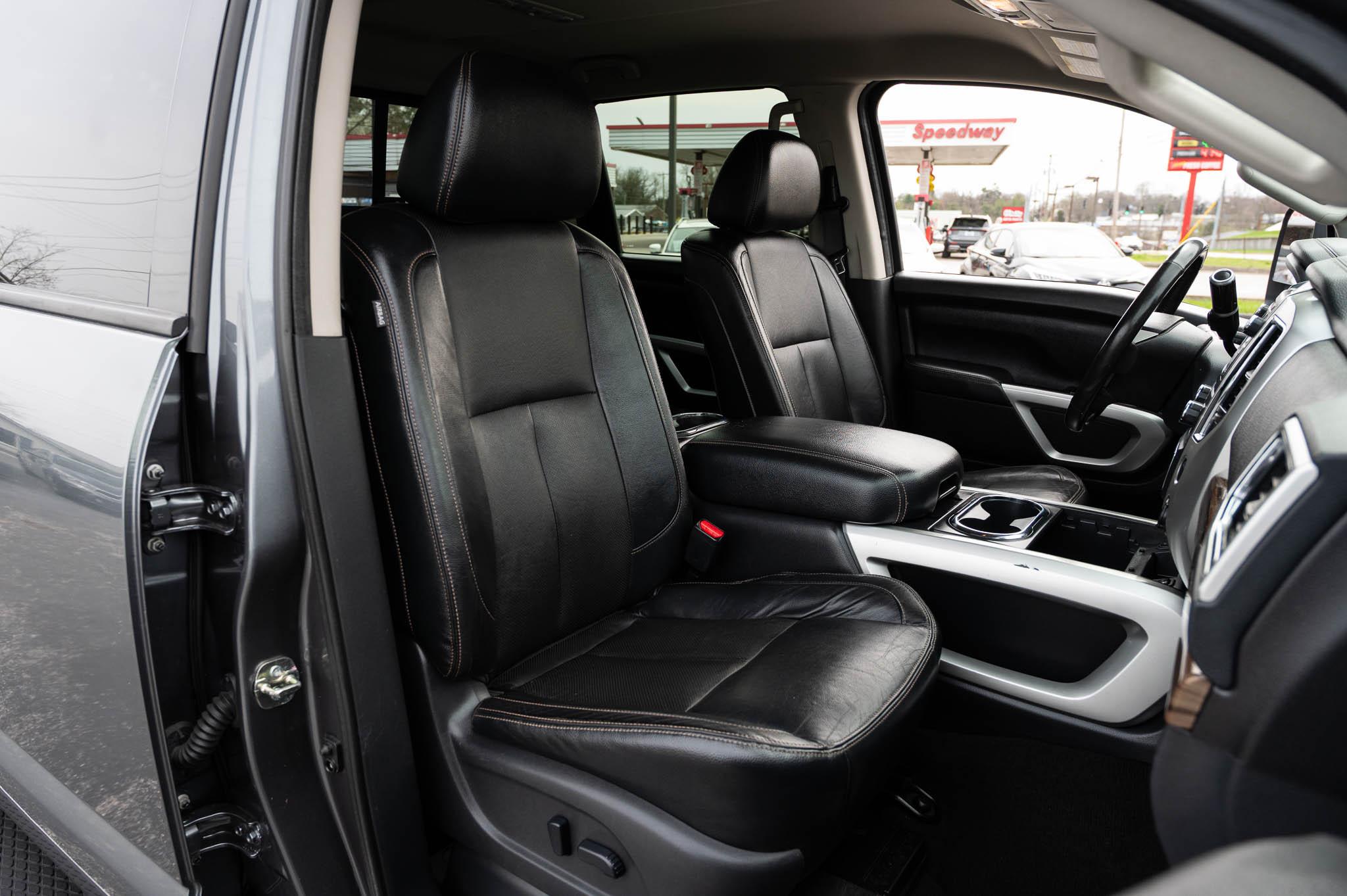 Nissan Titan SL Crew Cab 4WD 2017