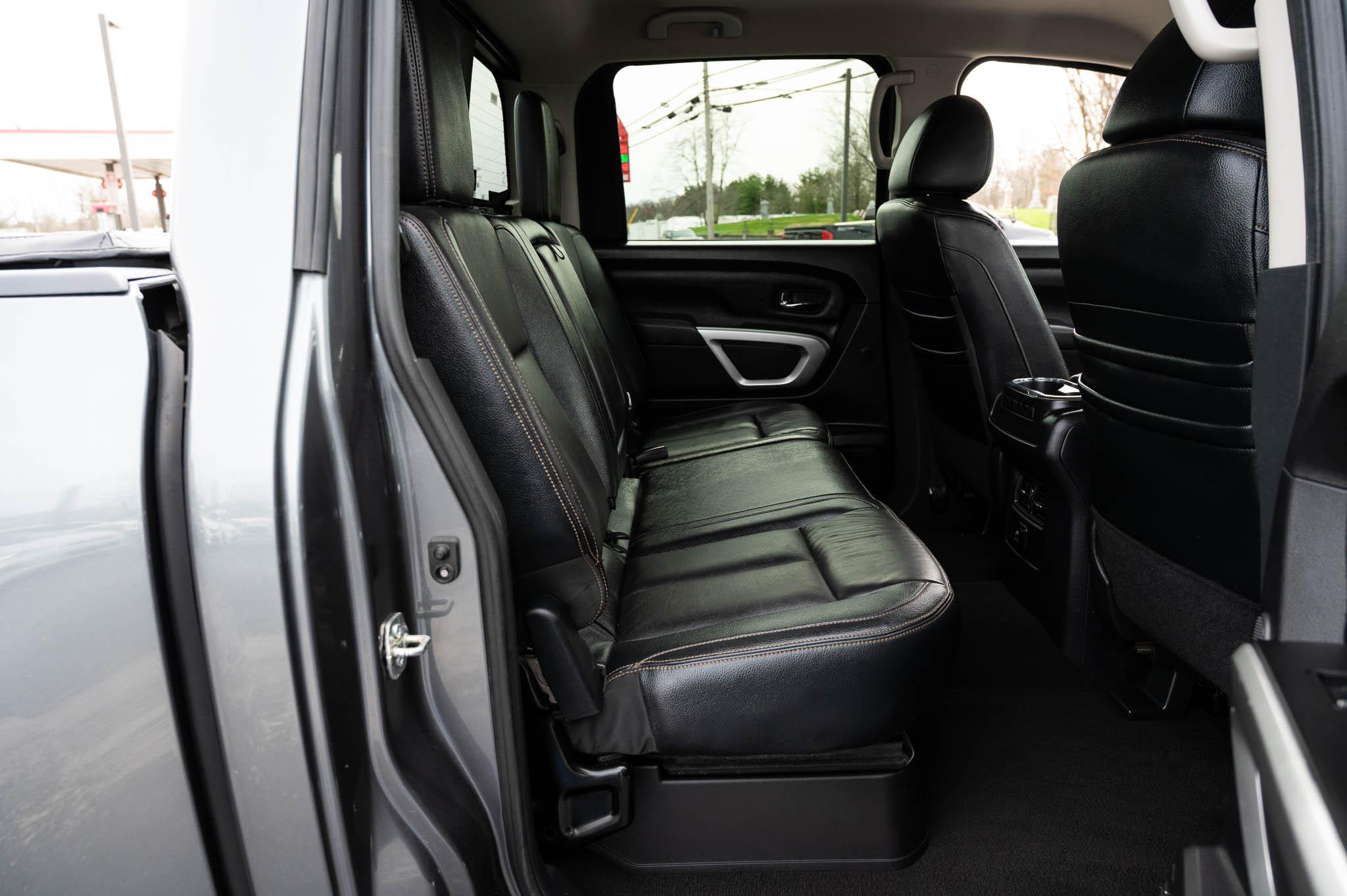 Nissan Titan SL Crew Cab 4WD 2017