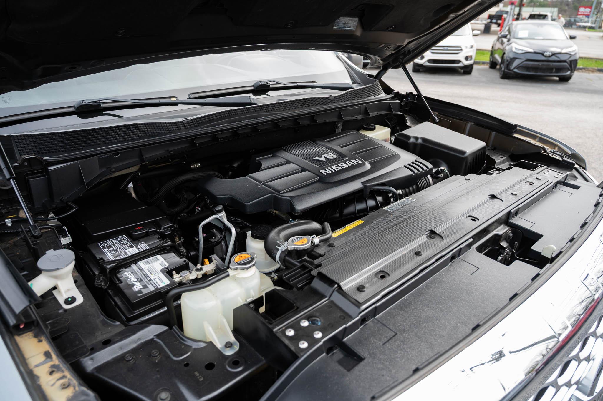 Nissan Titan SL Crew Cab 4WD 2017