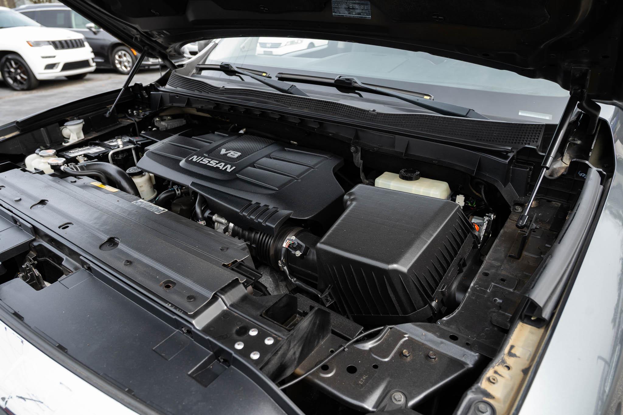 Nissan Titan SL Crew Cab 4WD 2017