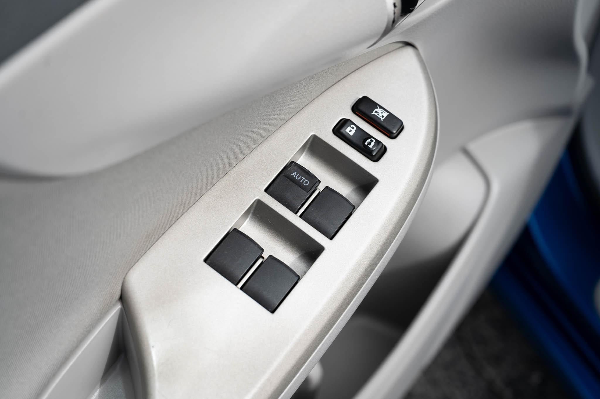 Toyota Corolla LE 2010