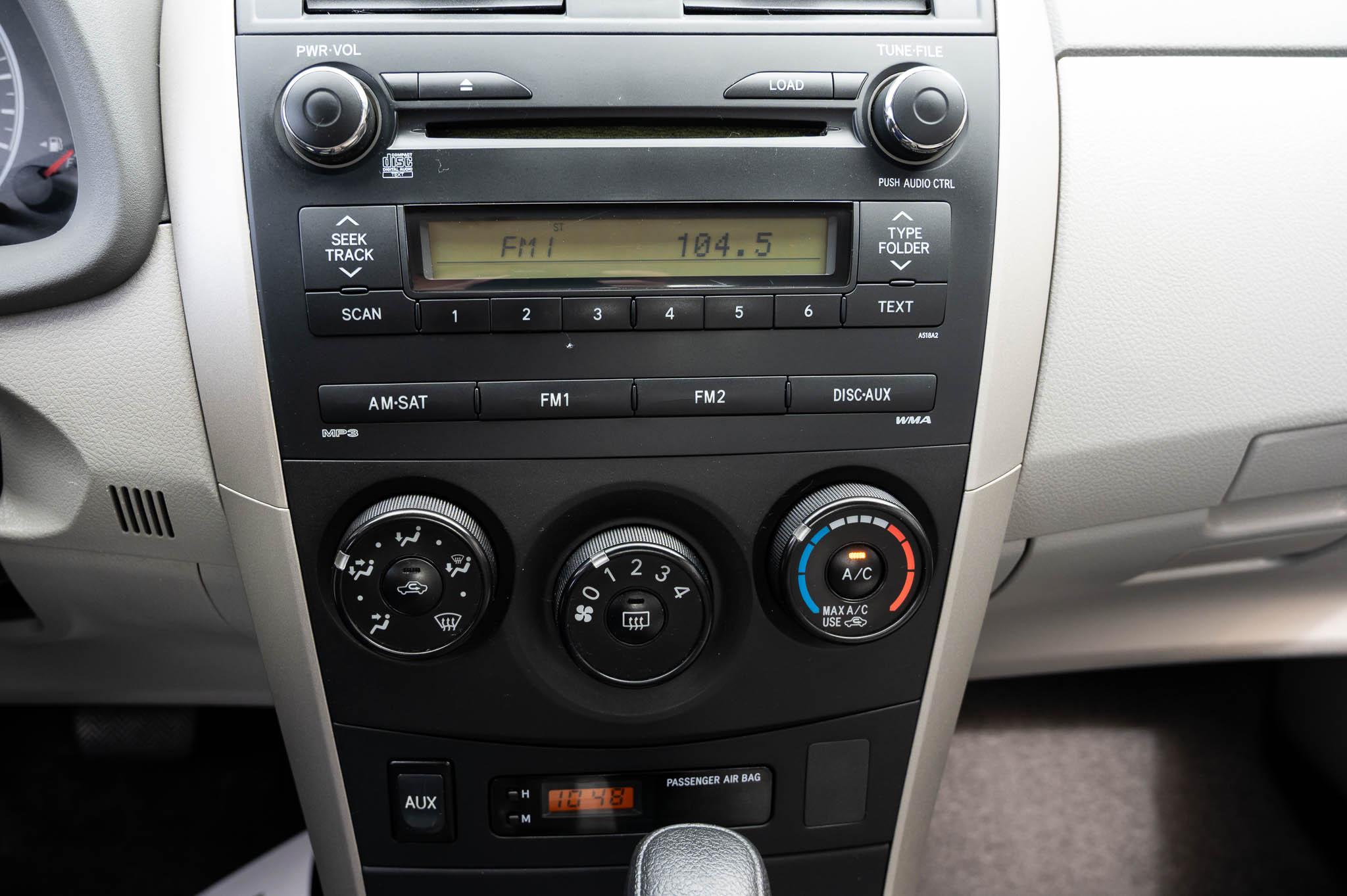 Toyota Corolla LE 2010