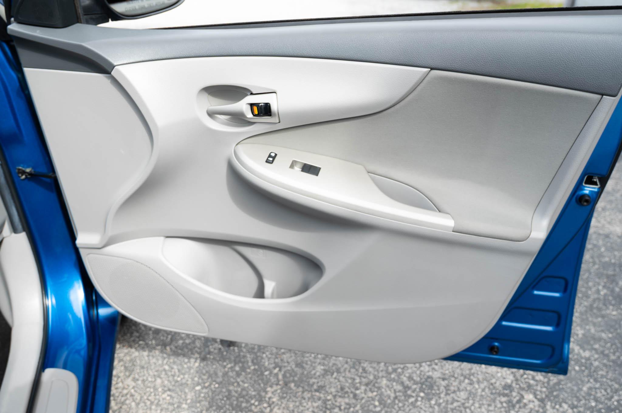 Toyota Corolla LE 2010