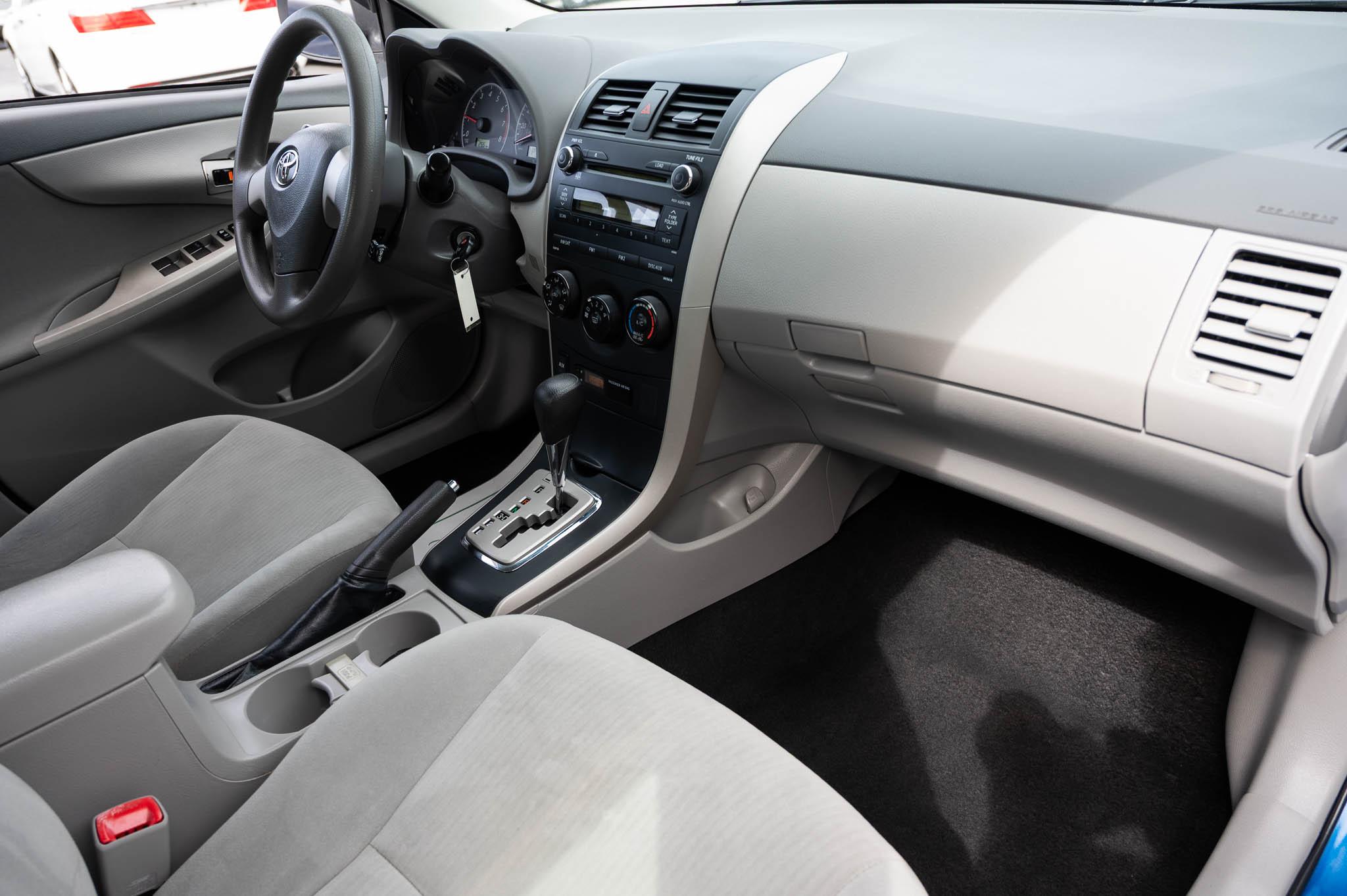 Toyota Corolla LE 2010