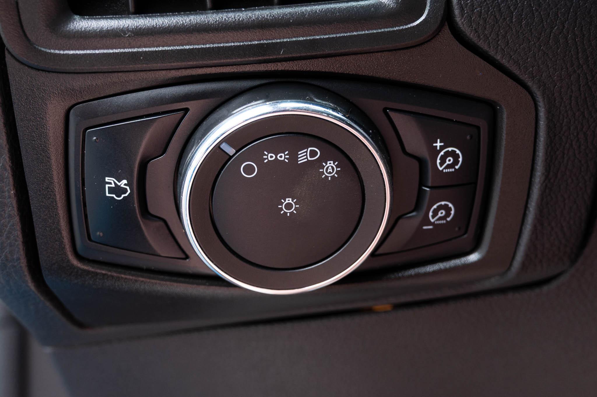 Ford Focus SE Sedan 2013