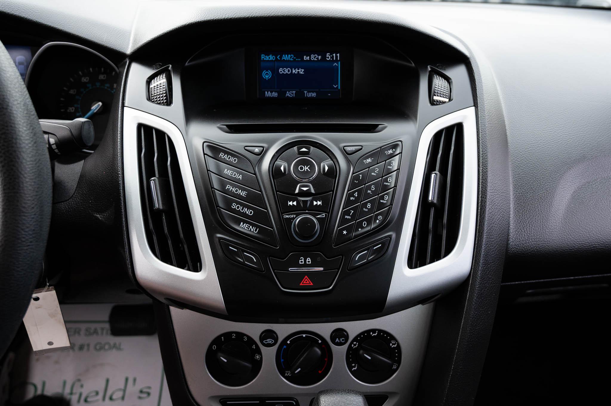 Ford Focus SE Sedan 2013