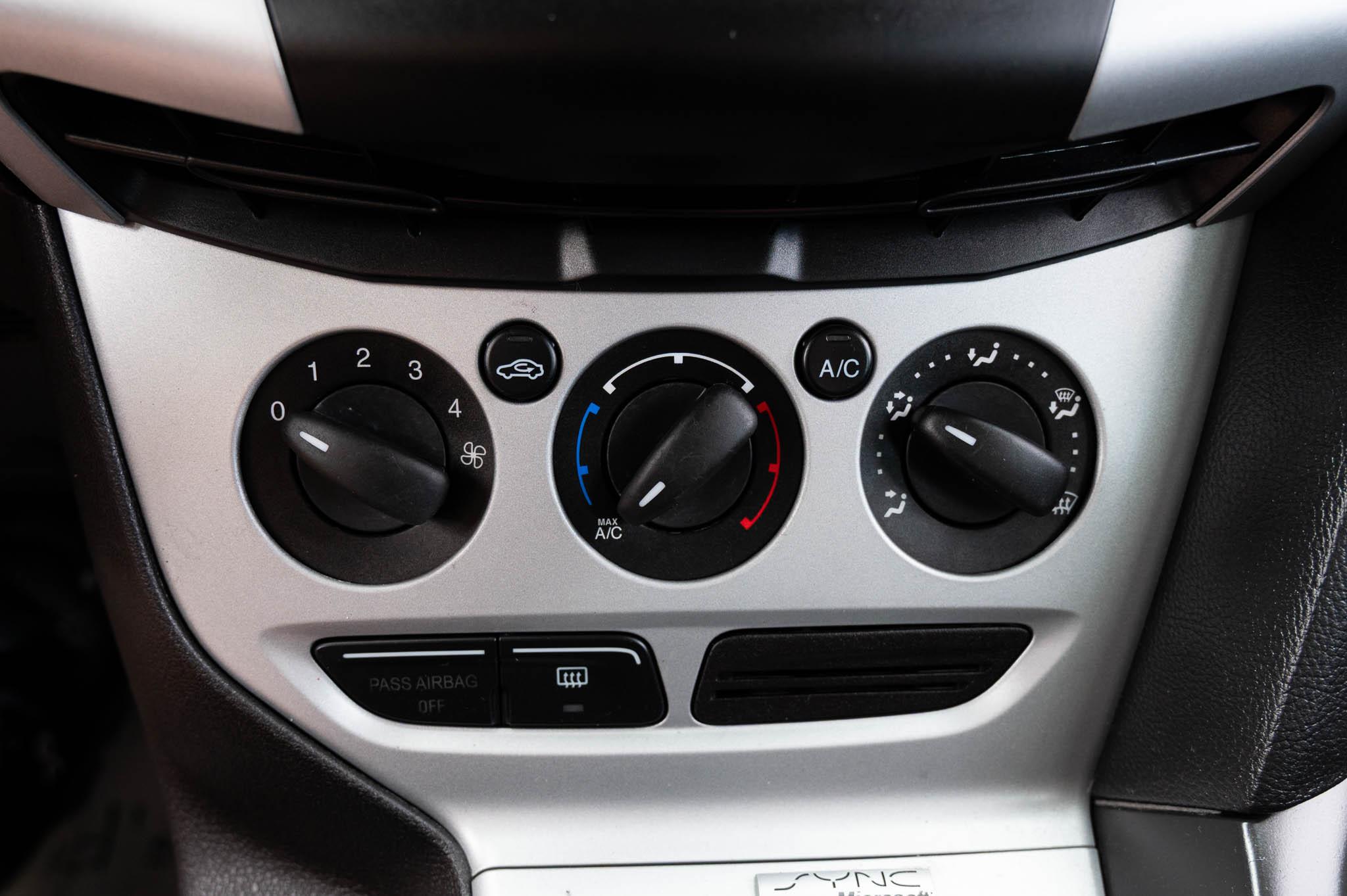 Ford Focus SE Sedan 2013