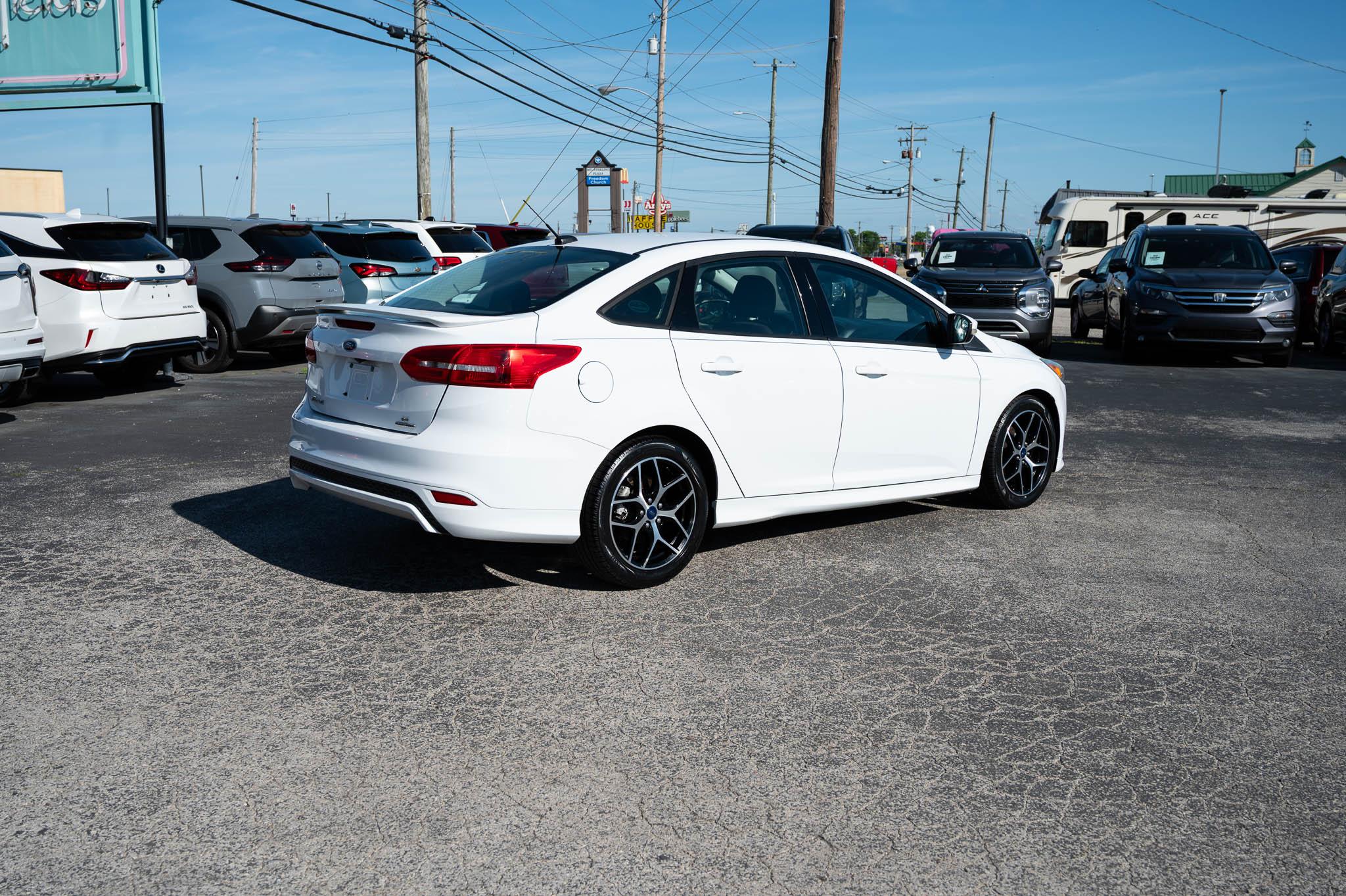 Ford Focus SE Sedan 2016