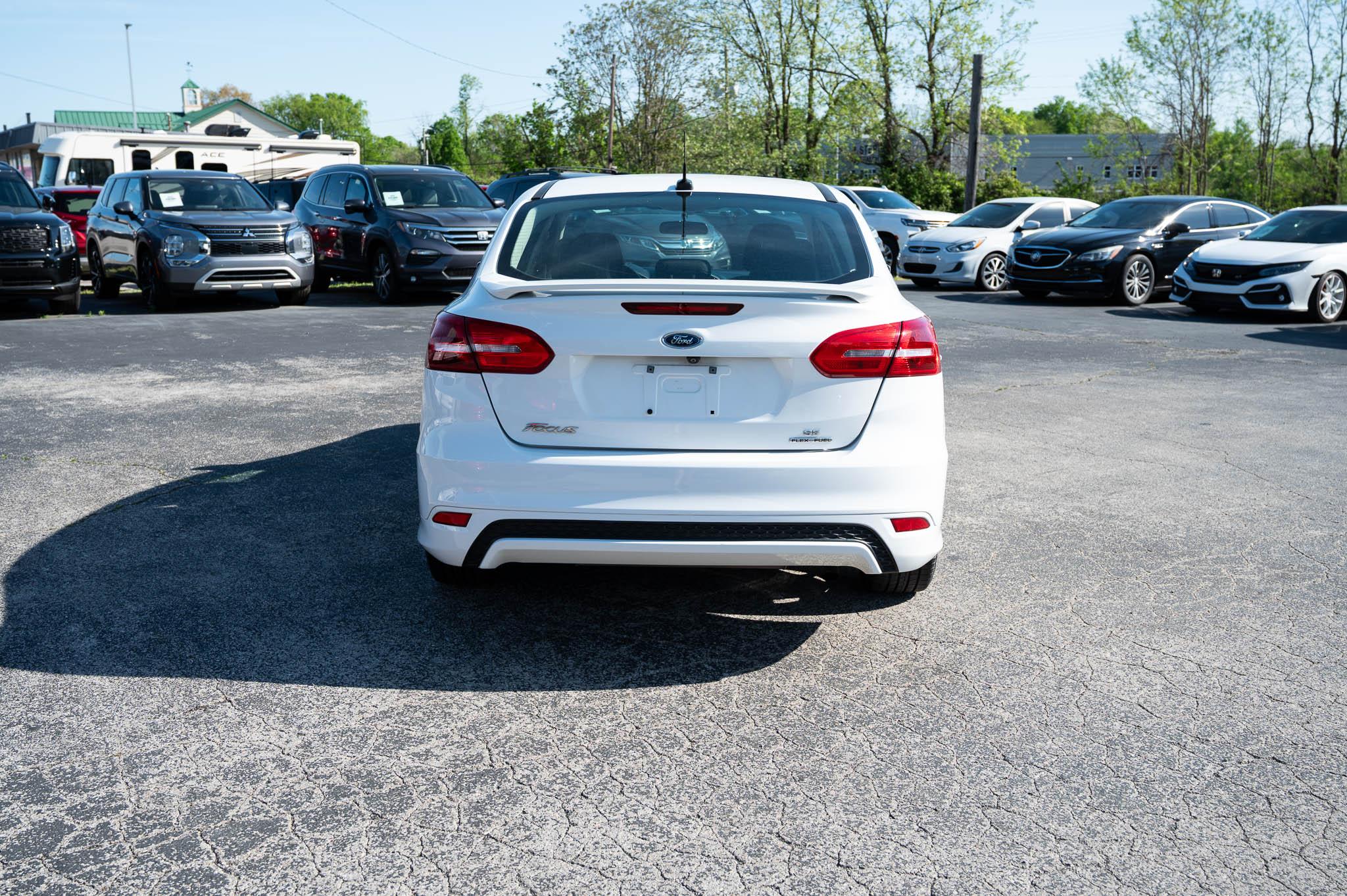 Ford Focus SE Sedan 2016