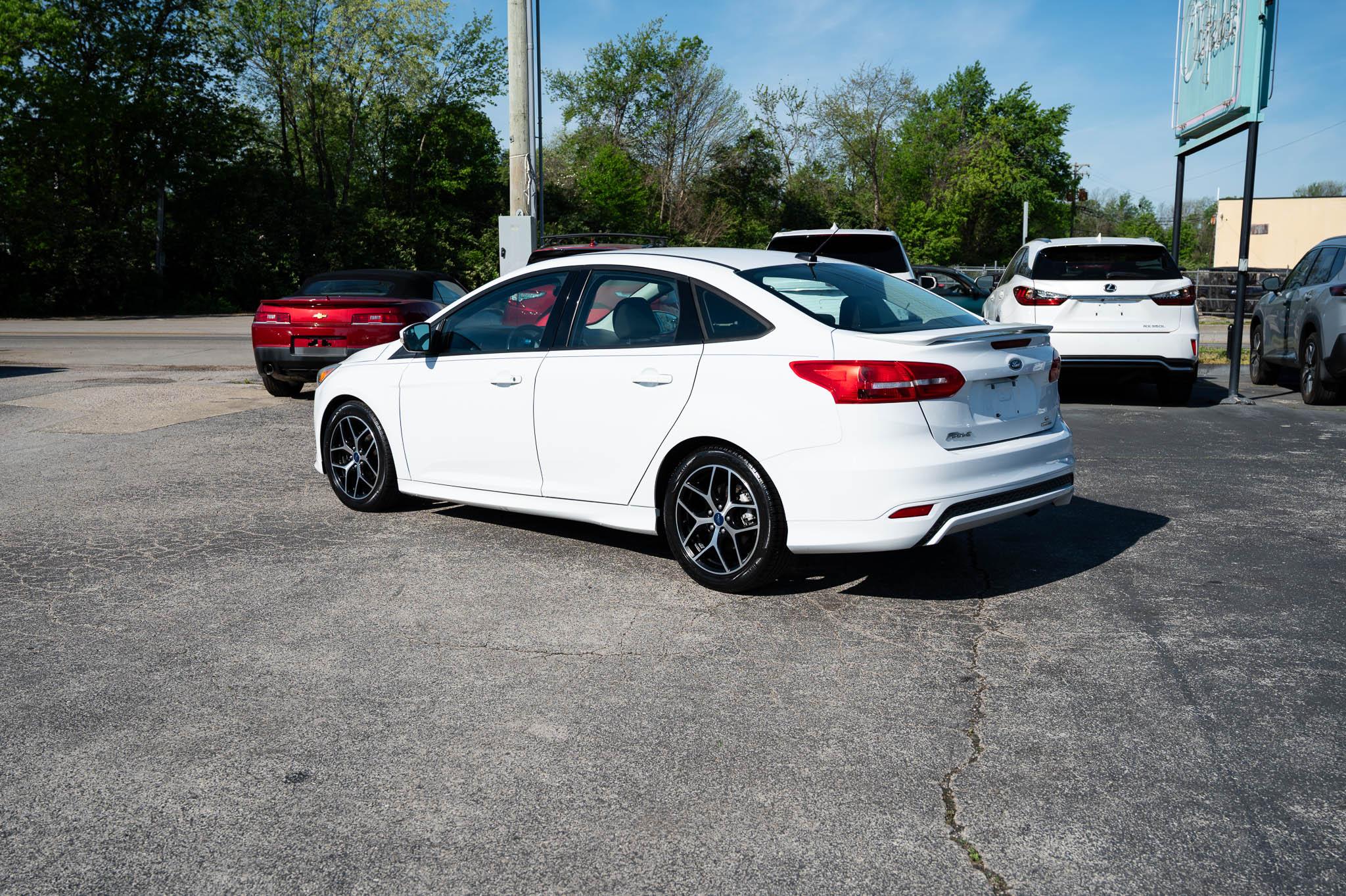 Ford Focus SE Sedan 2016