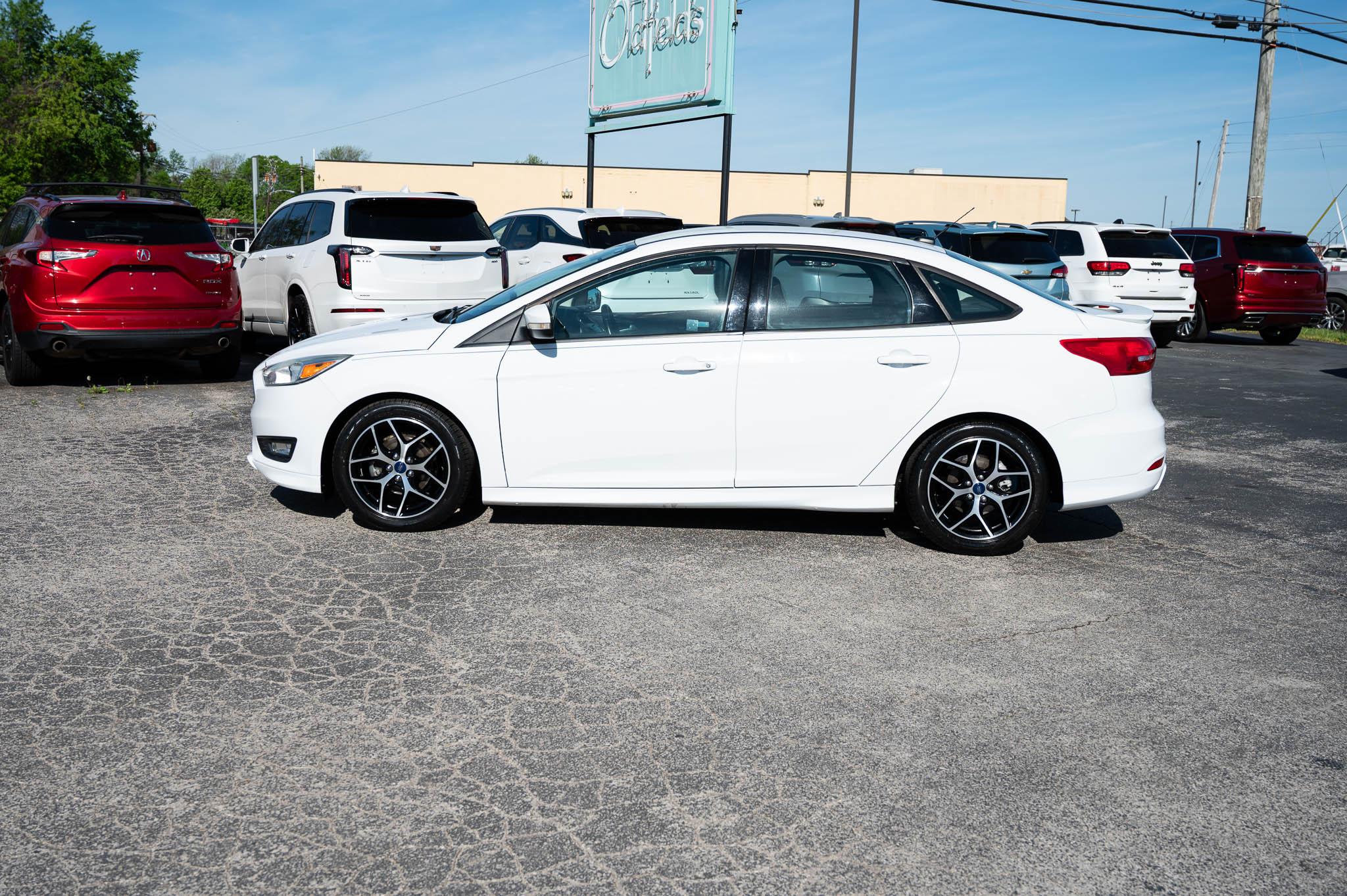 Ford Focus SE Sedan 2016