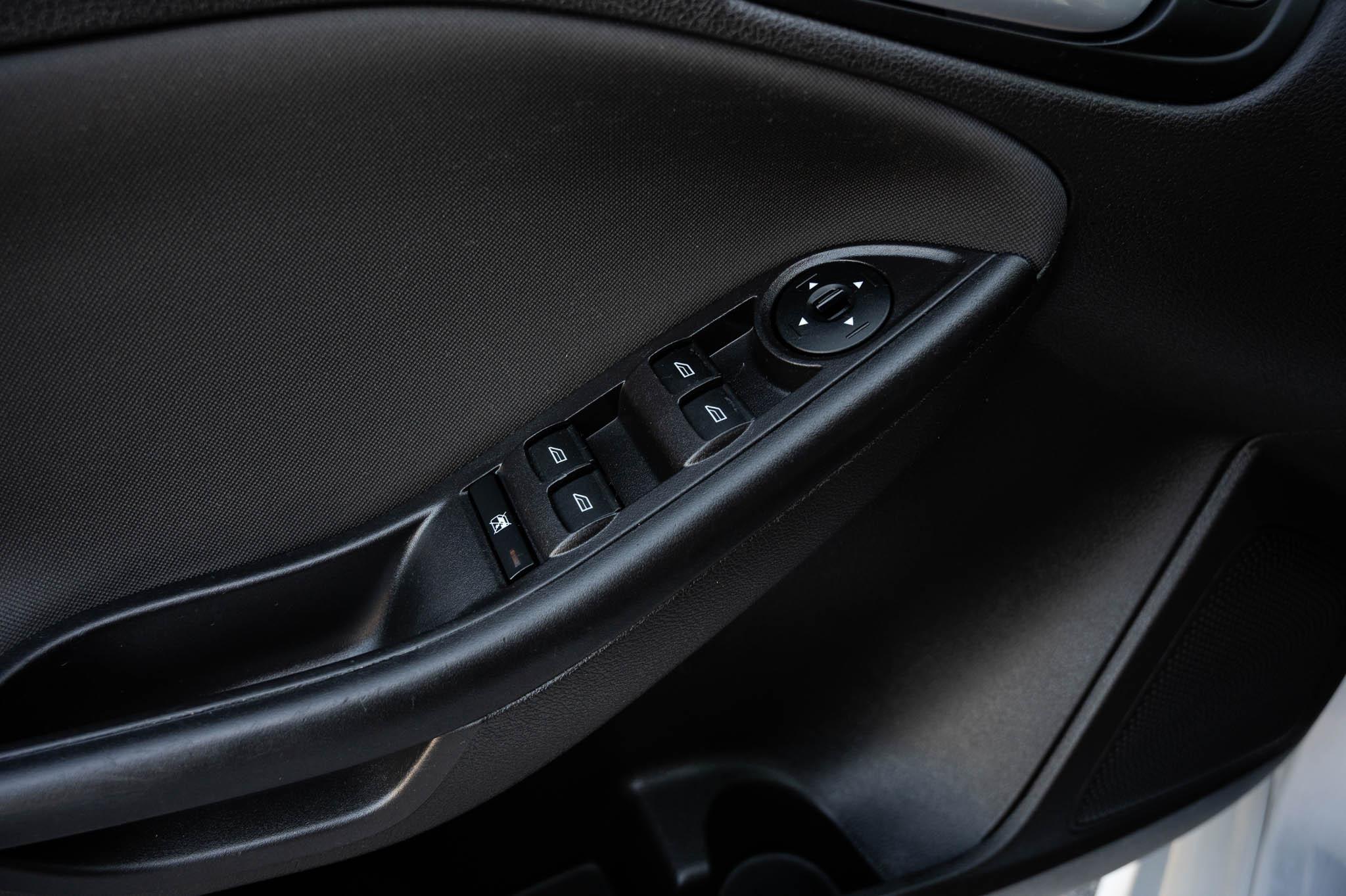 Ford Focus SE Sedan 2016