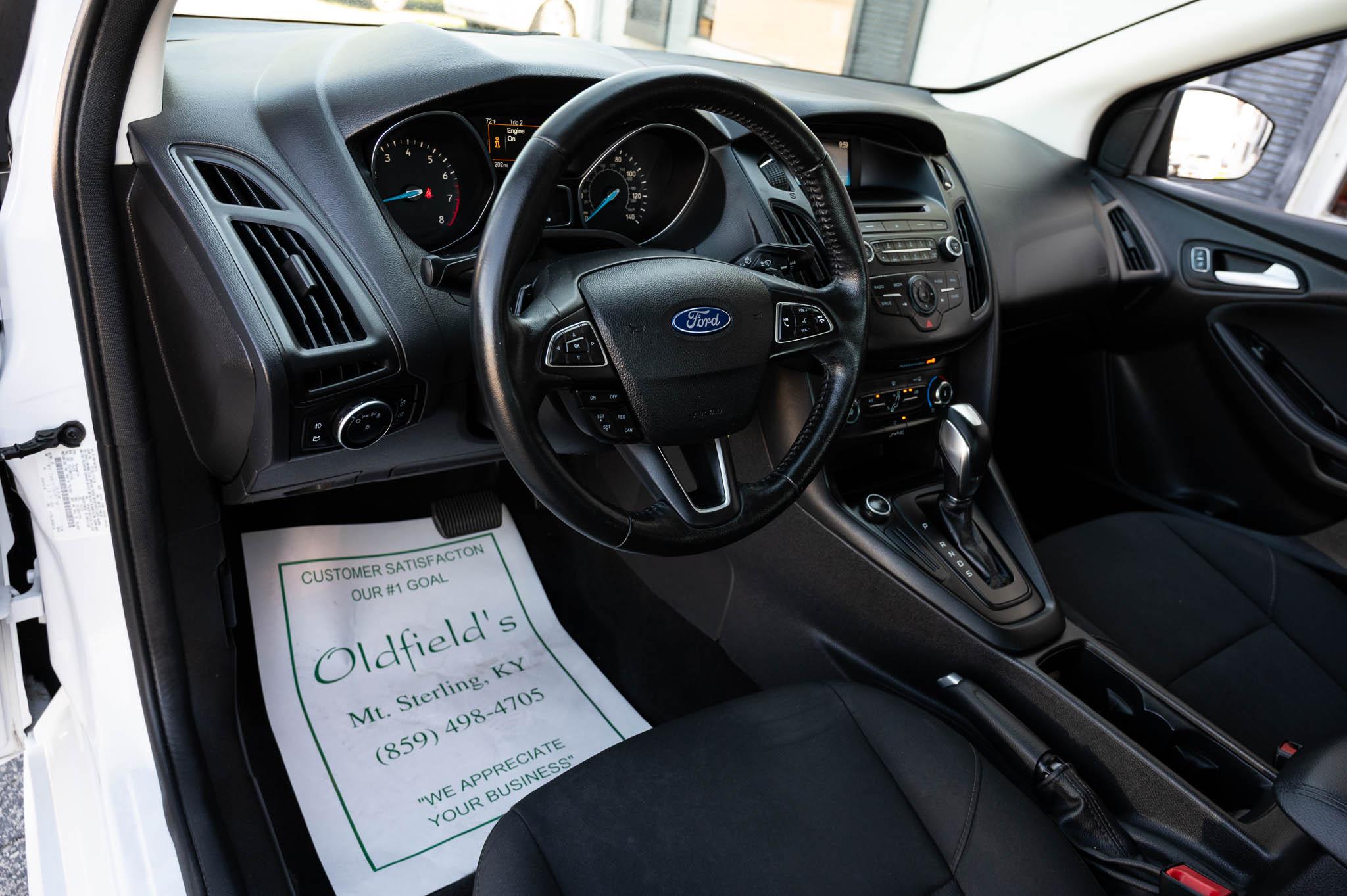 Ford Focus SE Sedan 2016