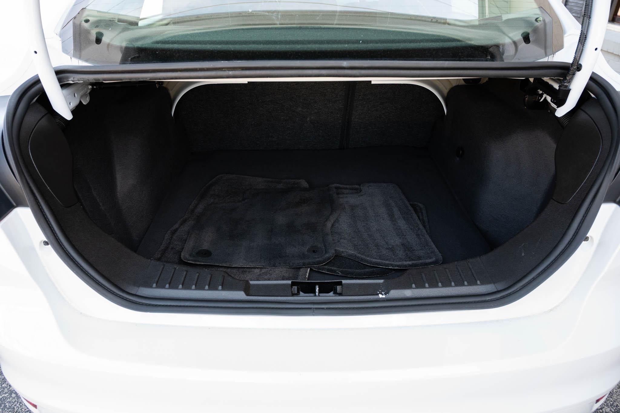 Ford Focus SE Sedan 2016