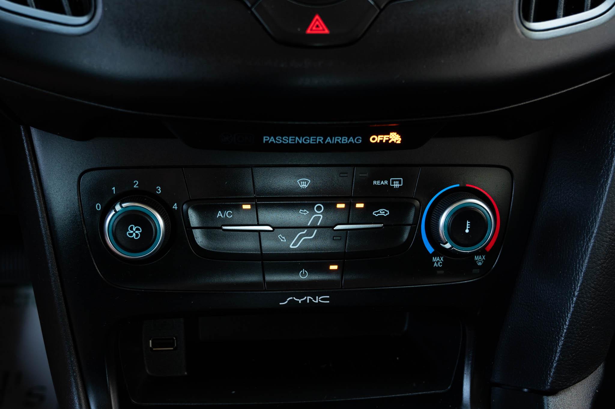 Ford Focus SE Sedan 2016