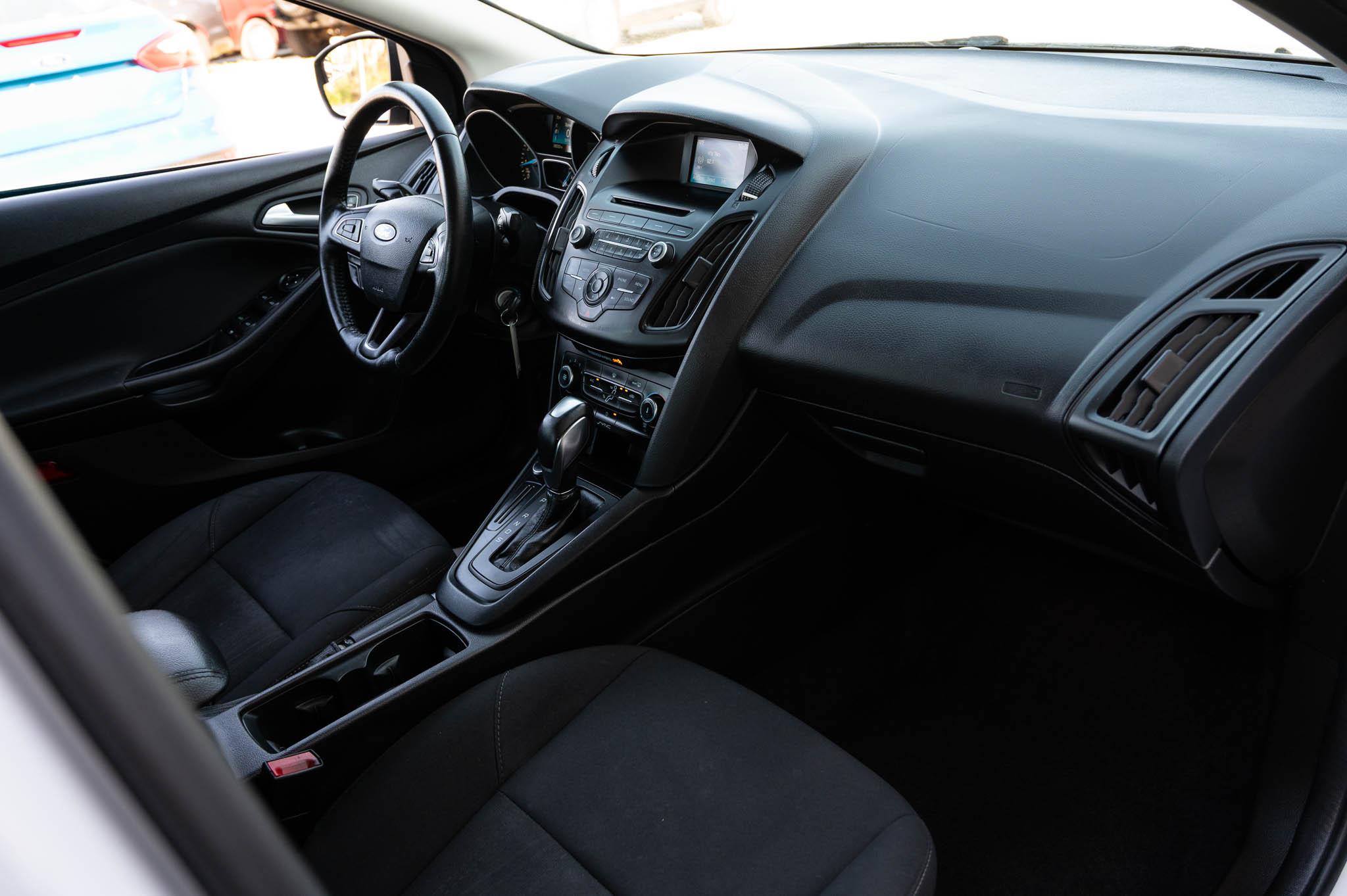 Ford Focus SE Sedan 2016