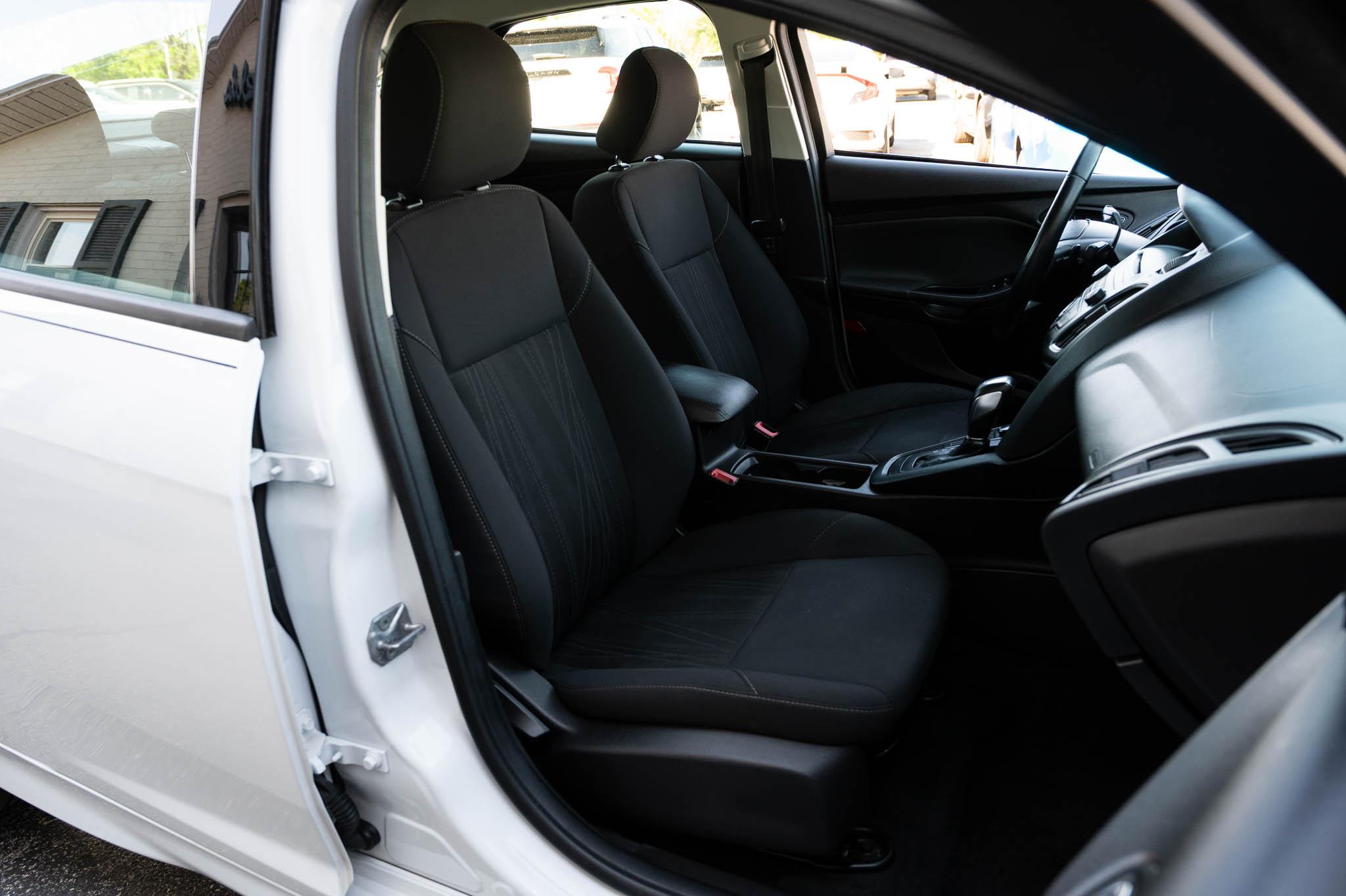 Ford Focus SE Sedan 2016