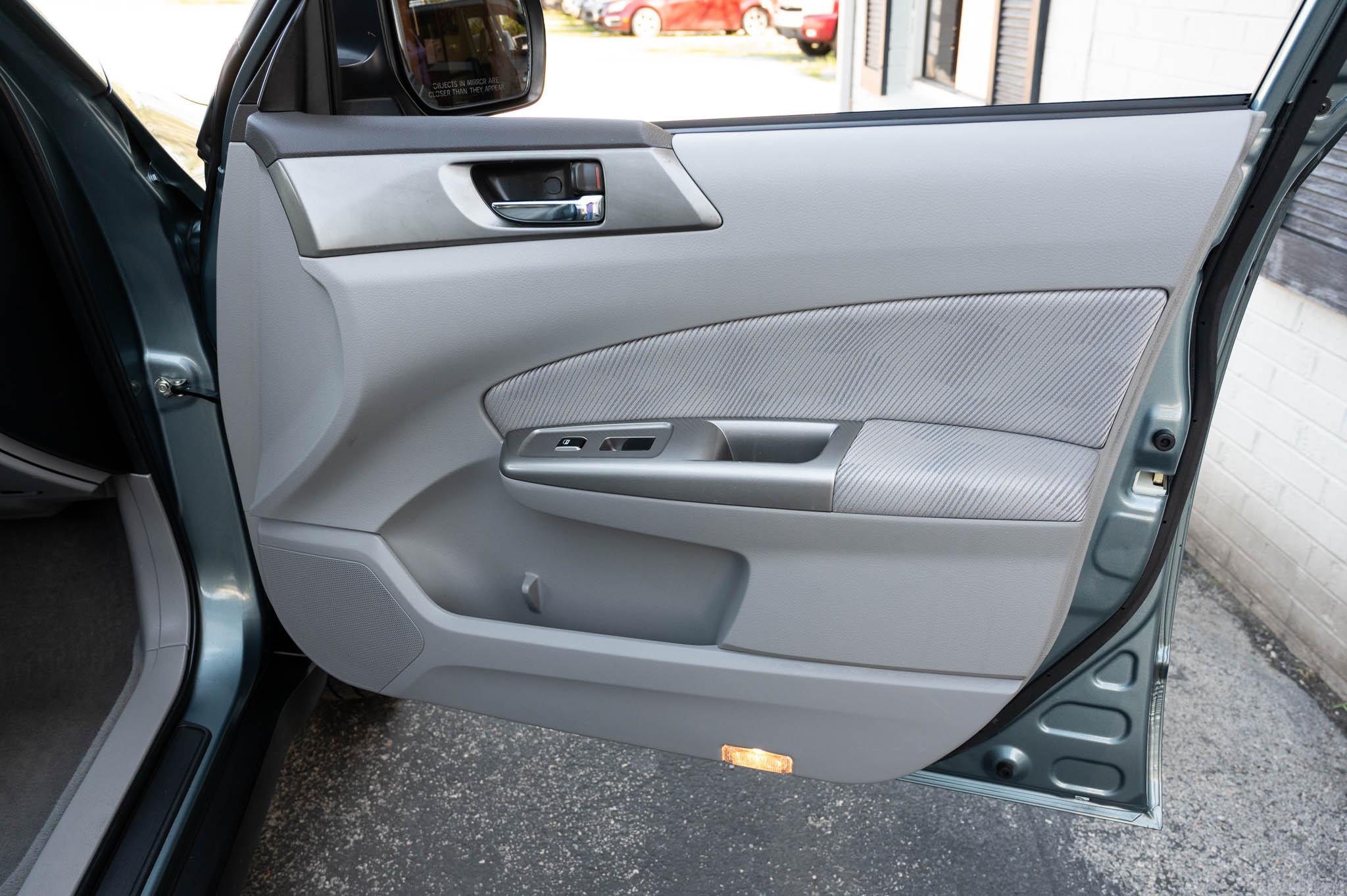 Subaru Forester 2.5X Premium 2010