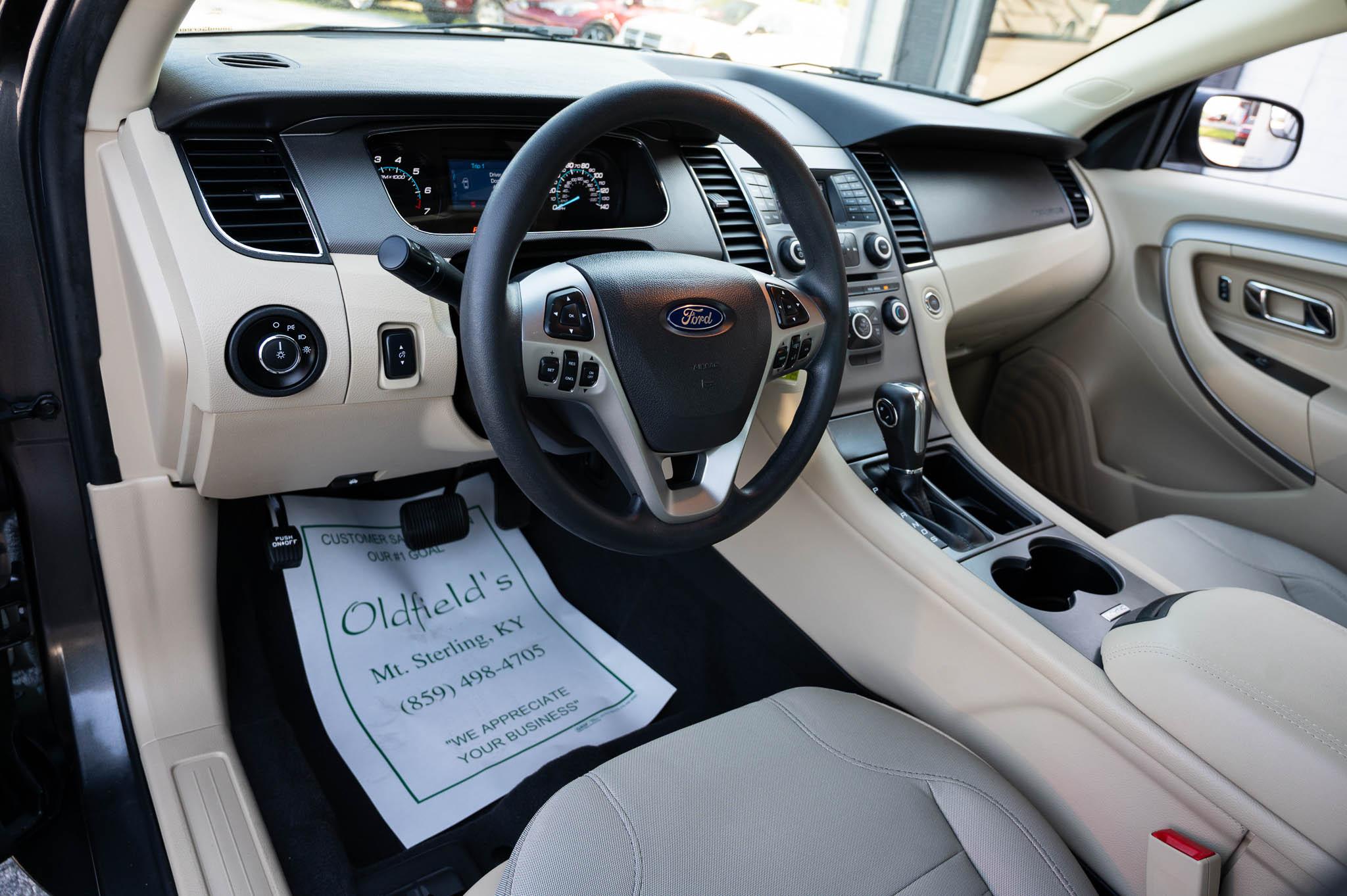 Ford Taurus SE FWD 2019