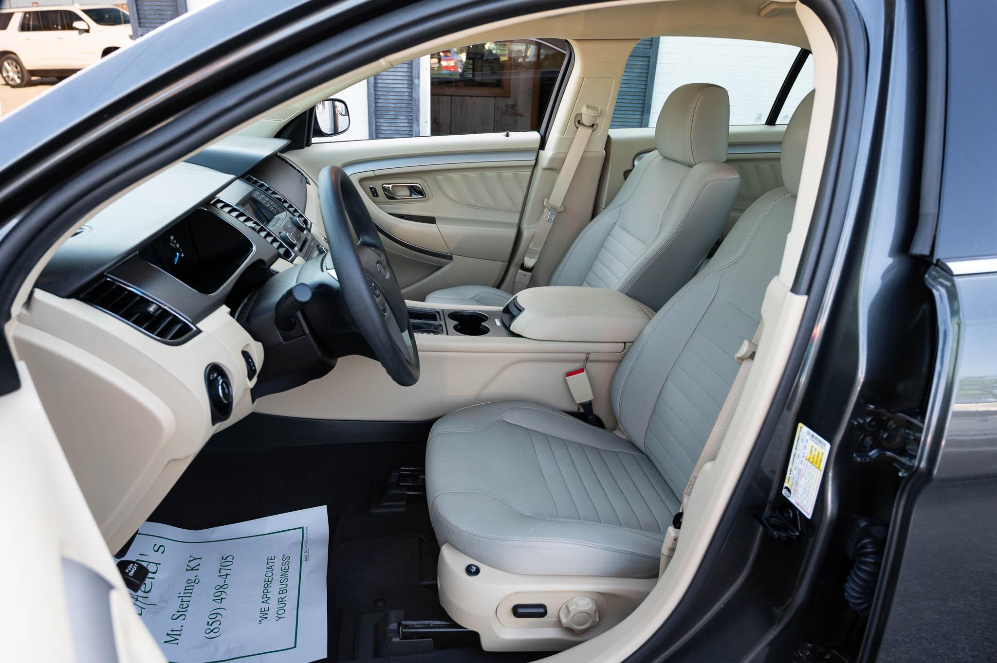 Ford Taurus SE FWD 2019