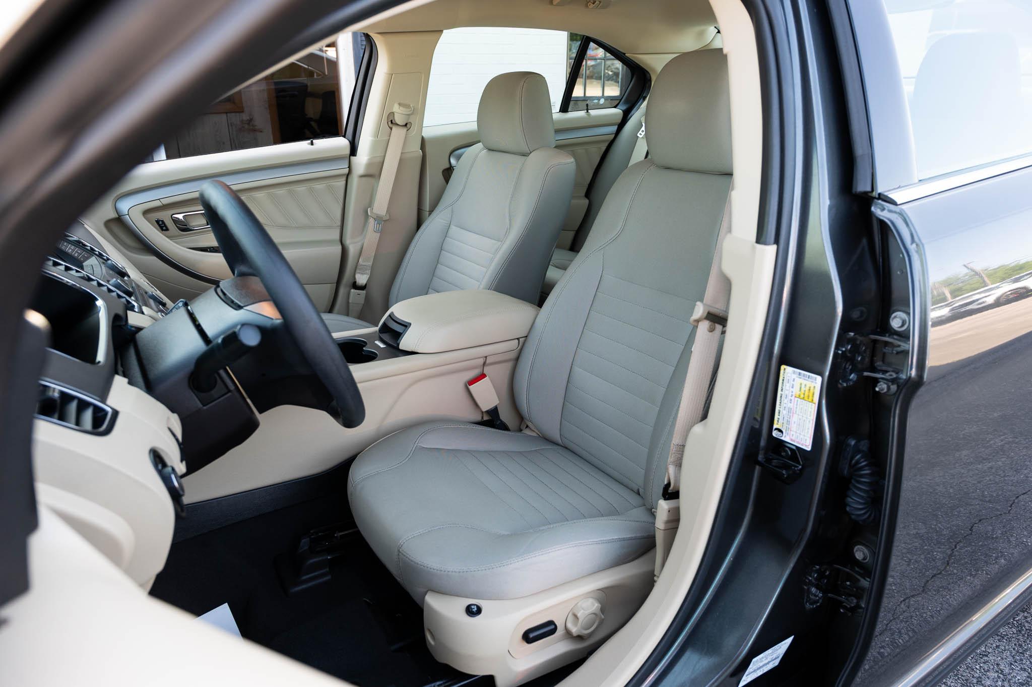 Ford Taurus SE FWD 2019