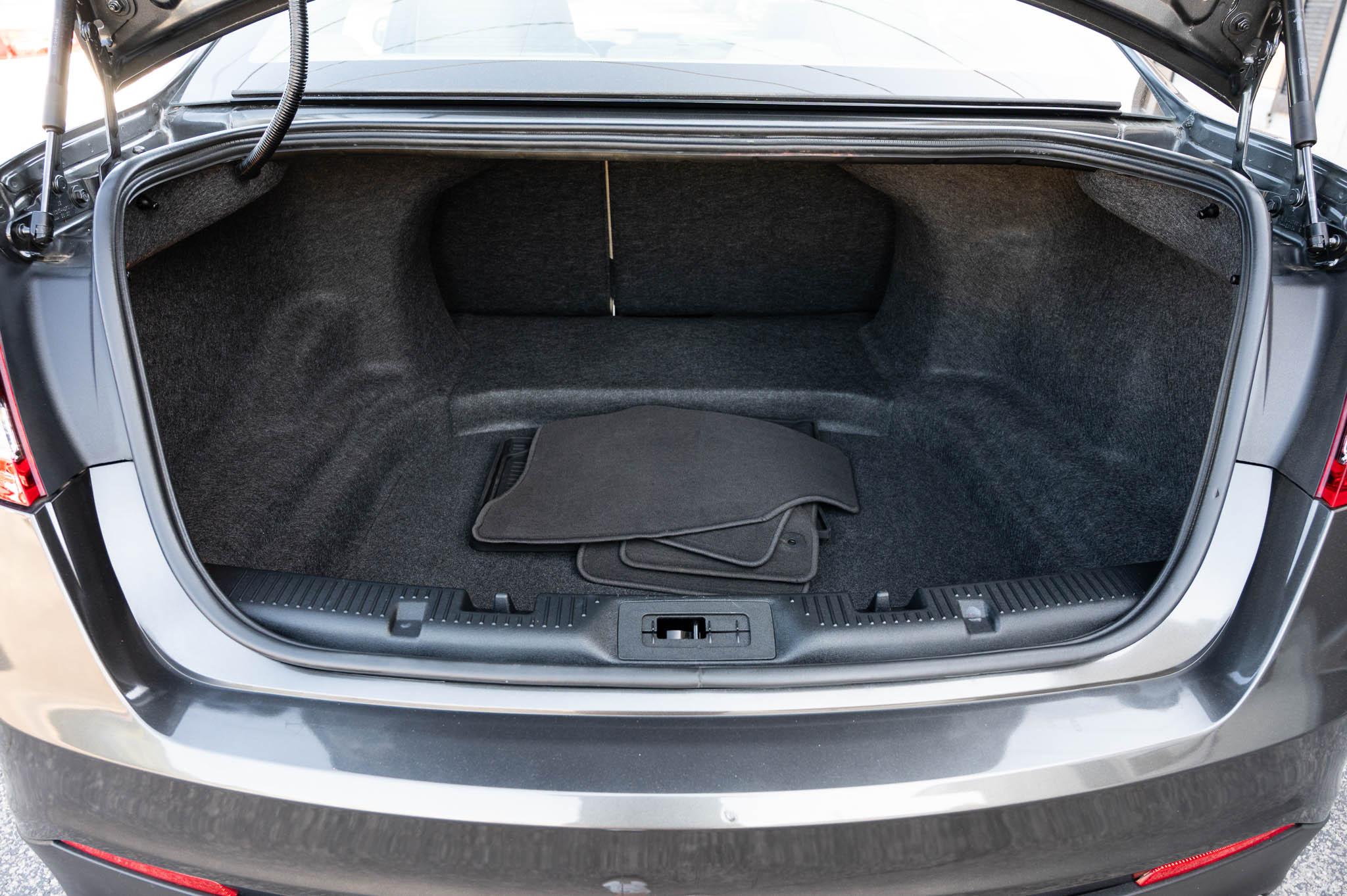 Ford Taurus SE FWD 2019