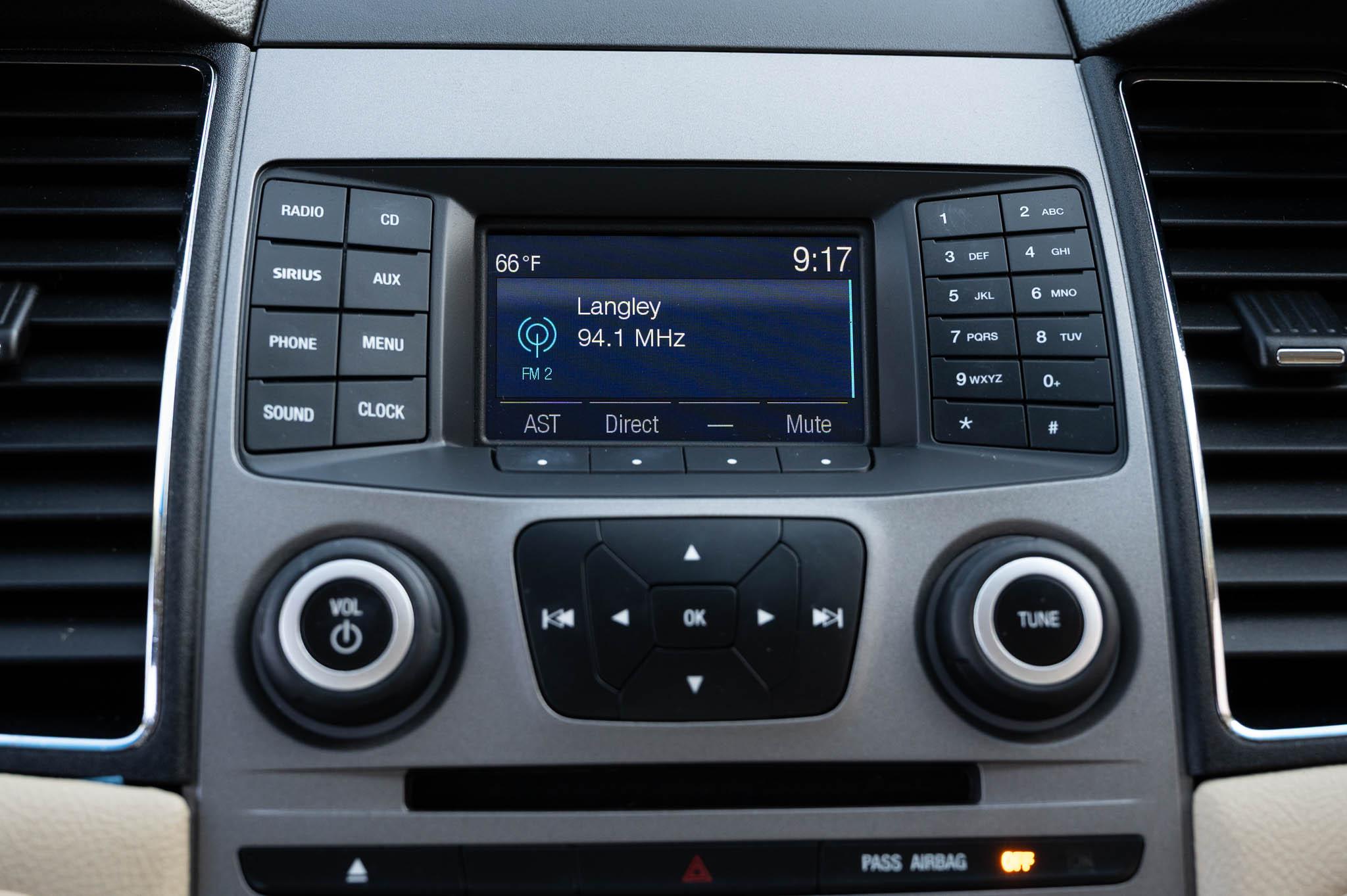 Ford Taurus SE FWD 2019