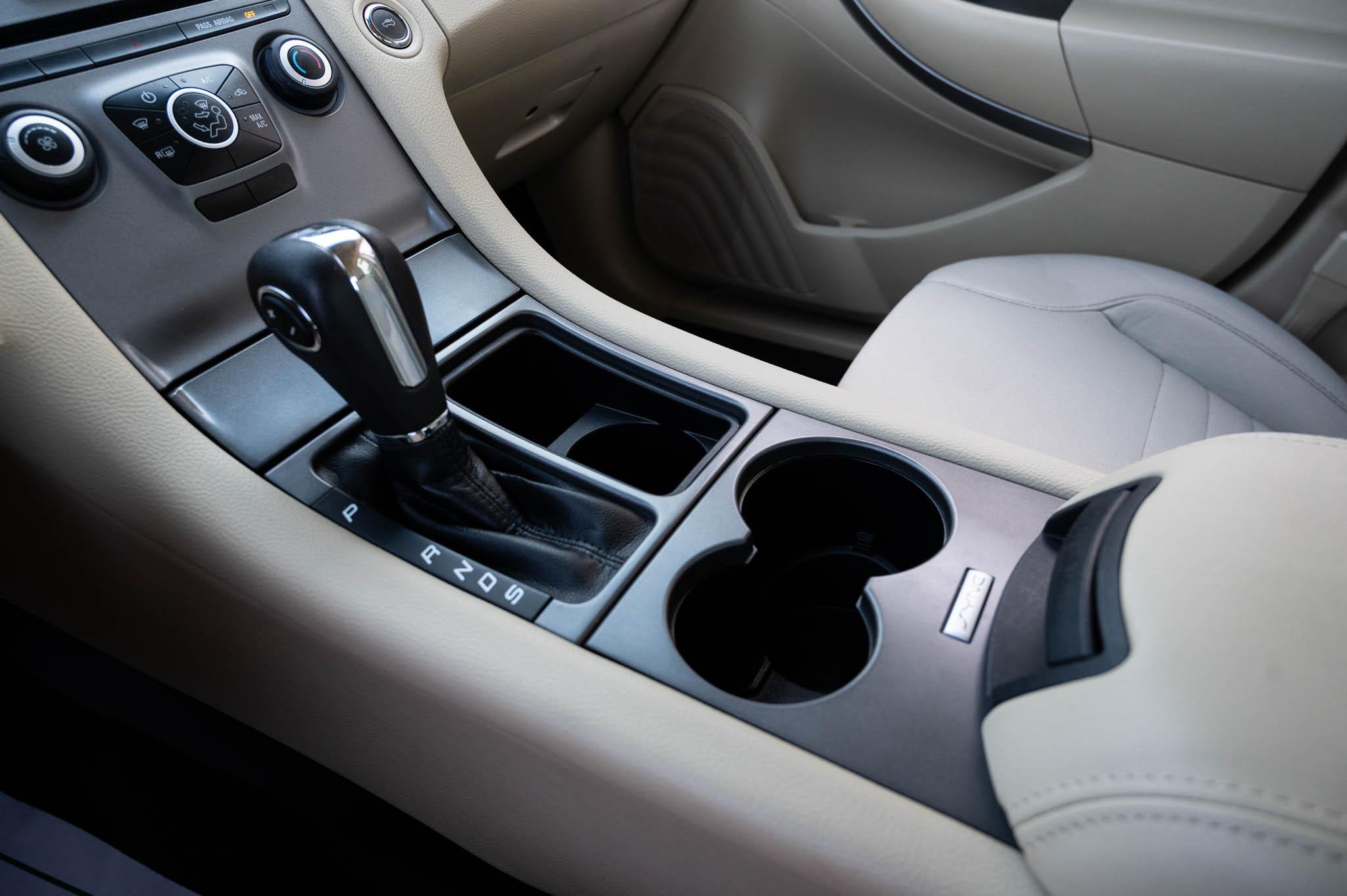 Ford Taurus SE FWD 2019
