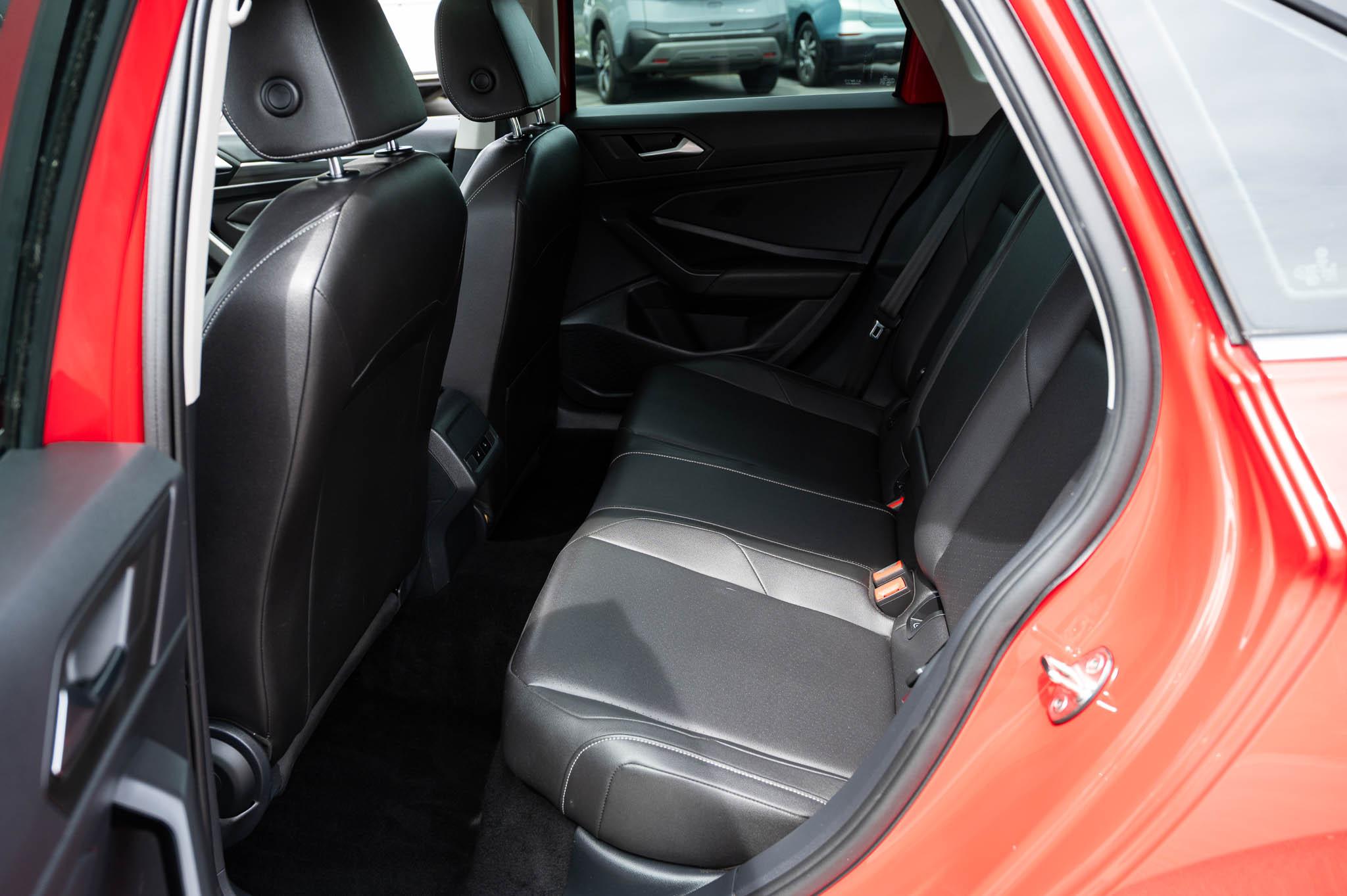 Volkswagen Jetta 1.4T SEL 8A 2019