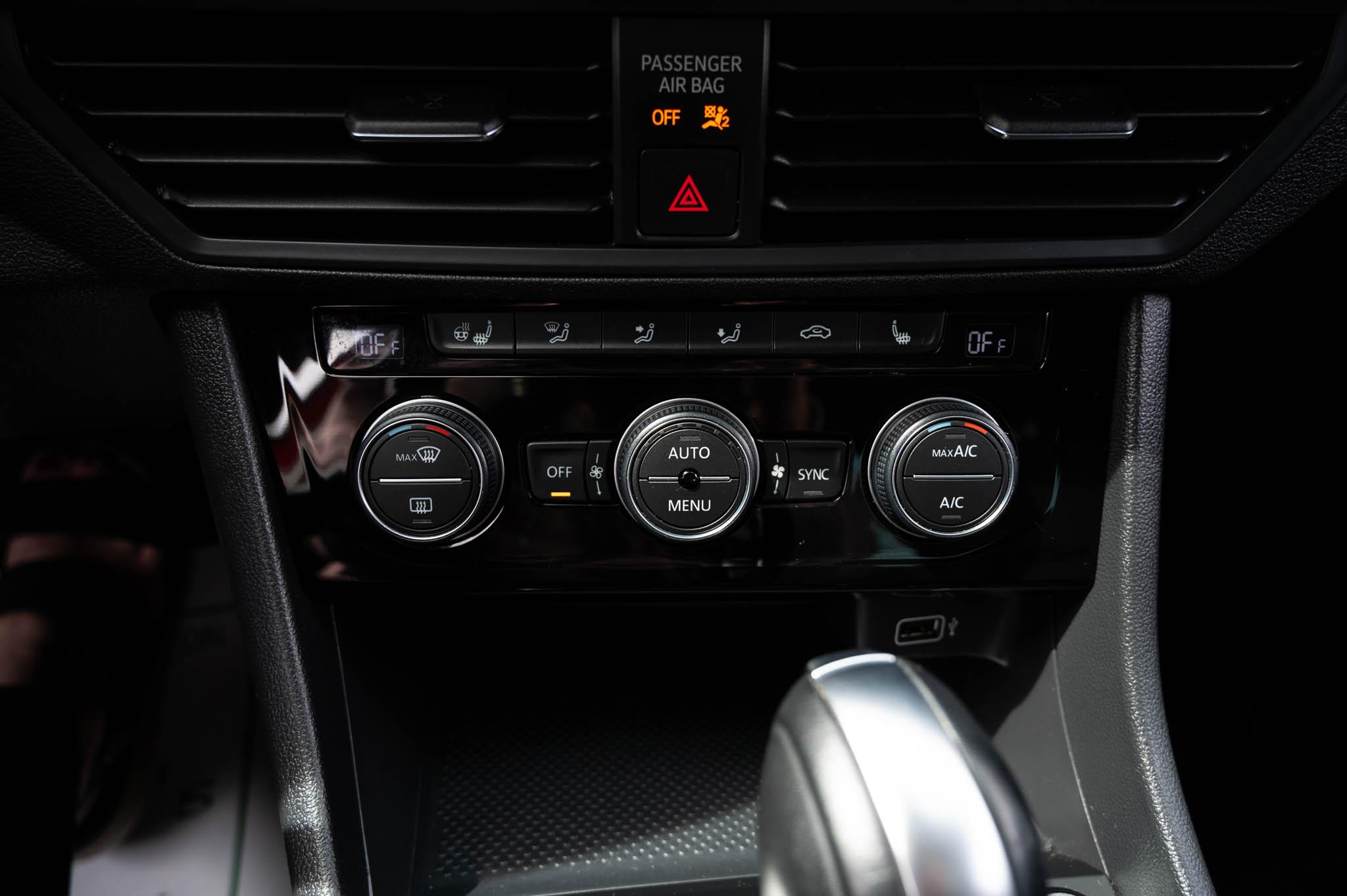 Volkswagen Jetta 1.4T SEL 8A 2019