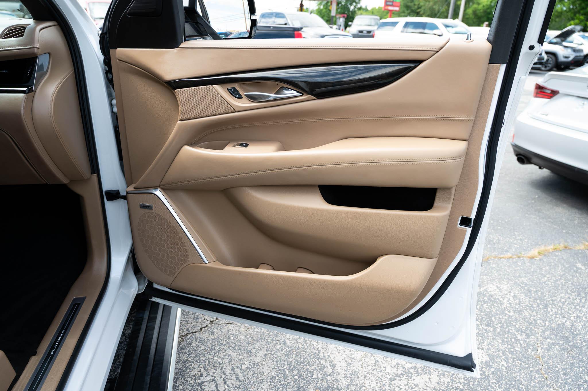 Cadillac Escalade Platinum 4WD 2018