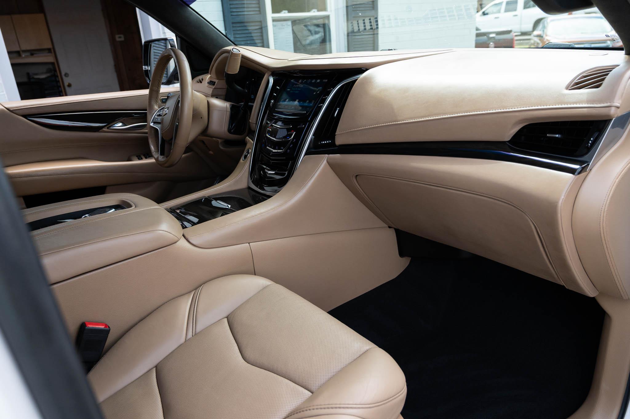 Cadillac Escalade Platinum 4WD 2018