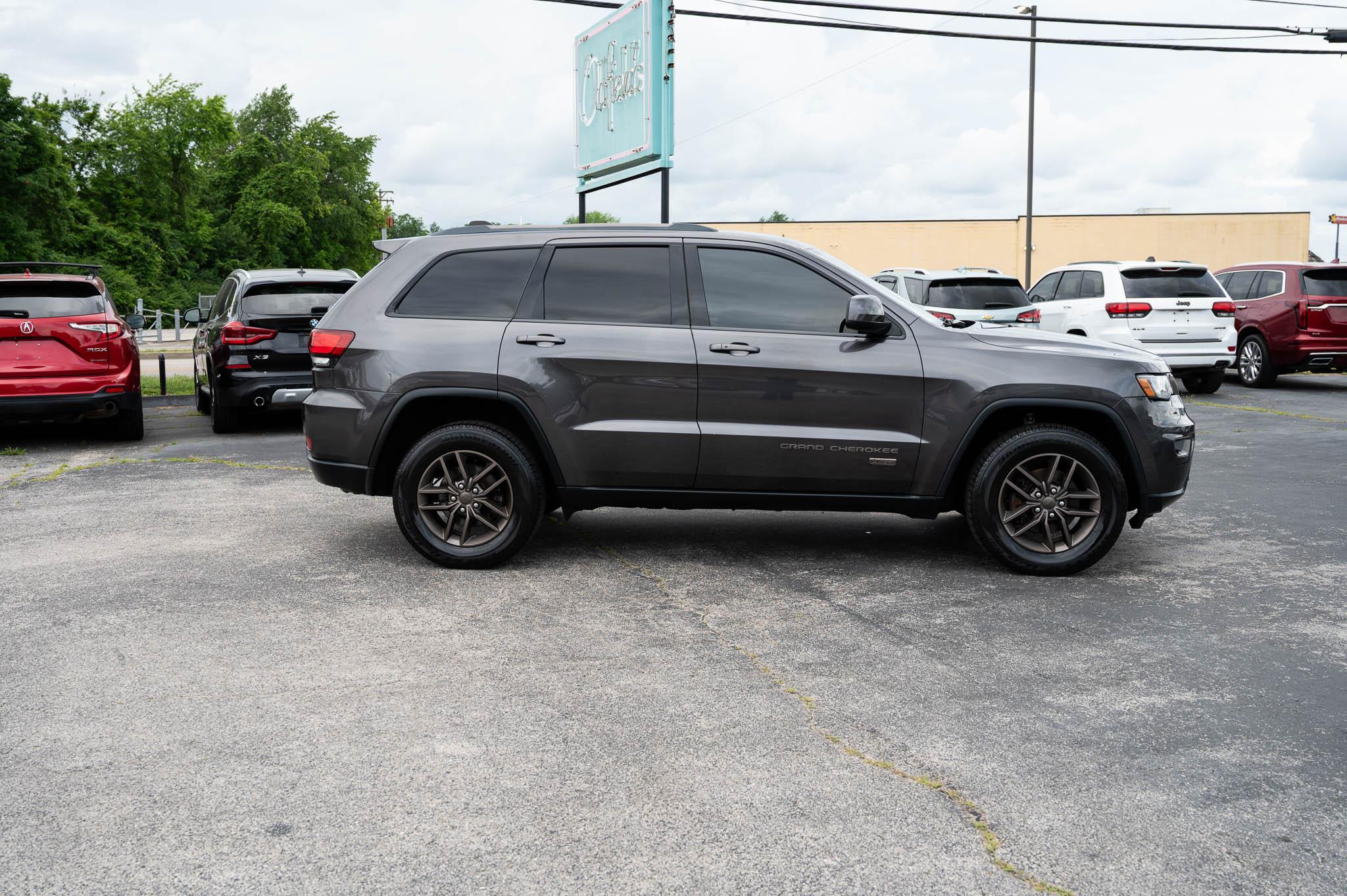 Jeep Grand Cherokee Laredo 4WD 2016