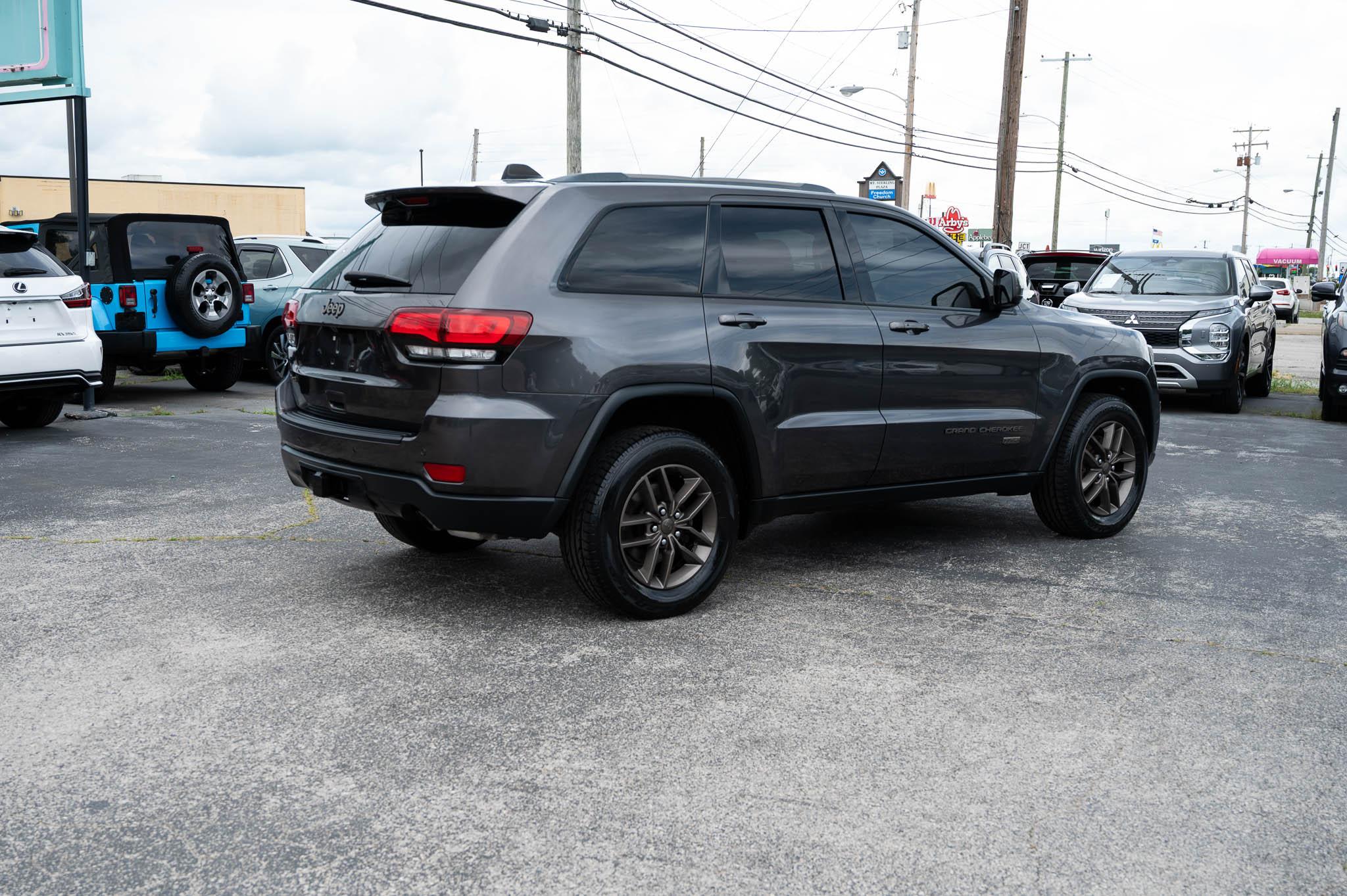Jeep Grand Cherokee Laredo 4WD 2016
