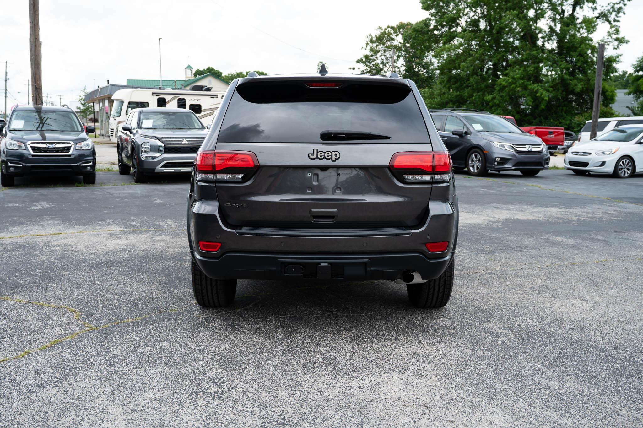 Jeep Grand Cherokee Laredo 4WD 2016