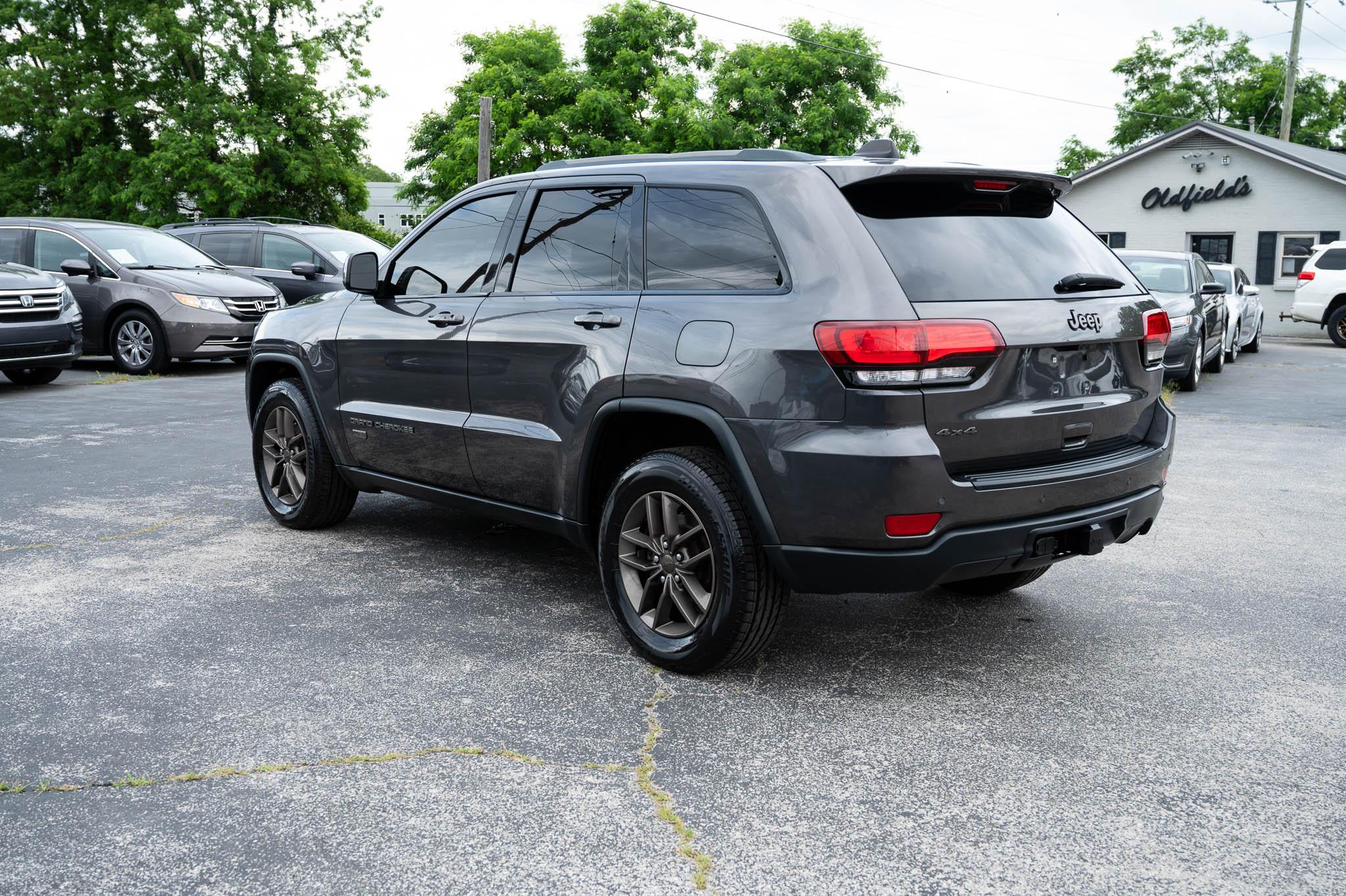Jeep Grand Cherokee Laredo 4WD 2016