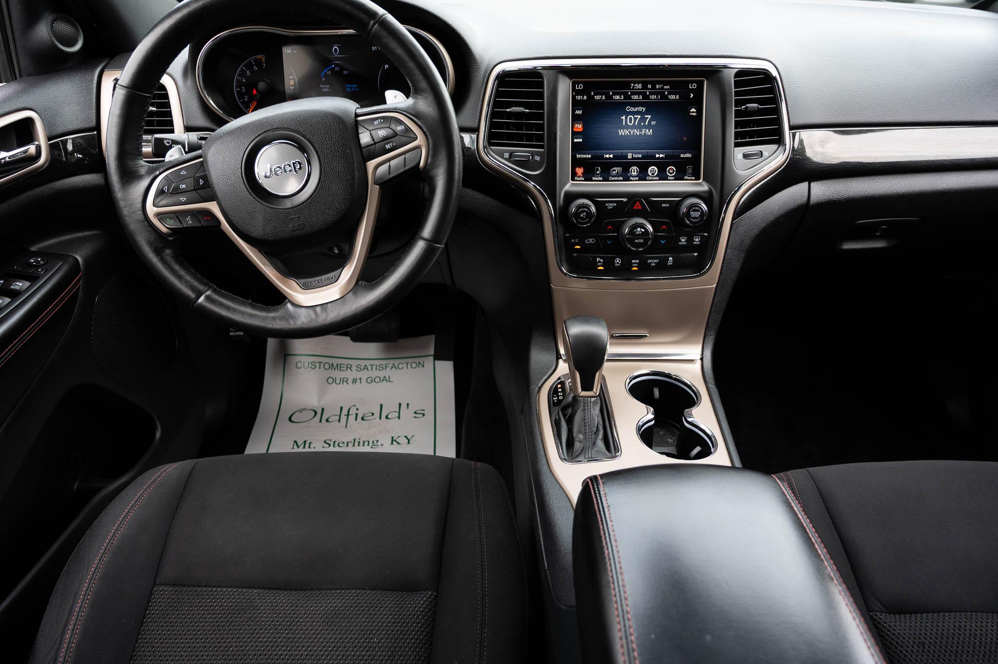 Jeep Grand Cherokee Laredo 4WD 2016